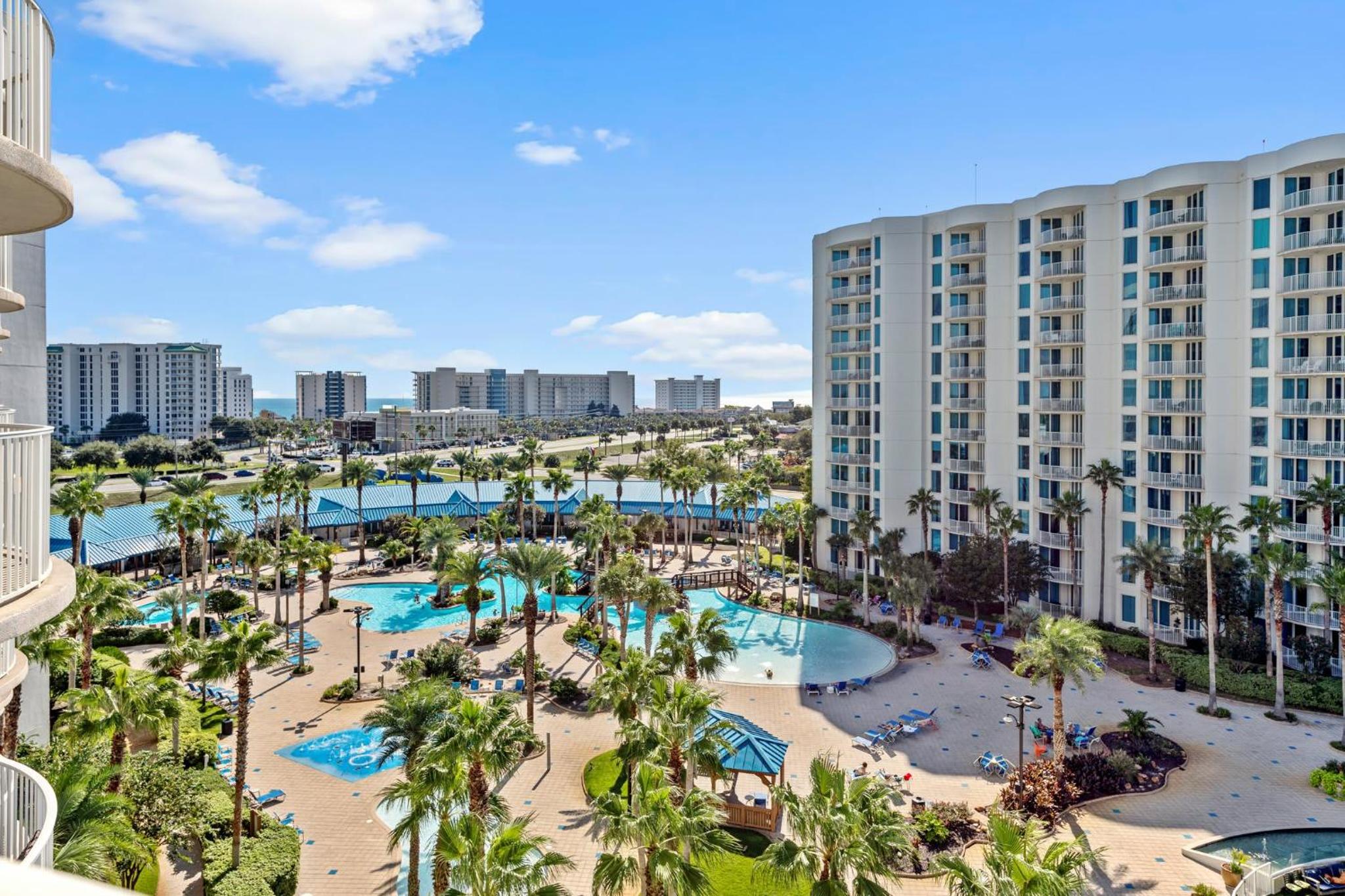 Stunning Sunsets 7TH FL King Suite 2BR 2BA Pools Beach Balcony Sleeps 5