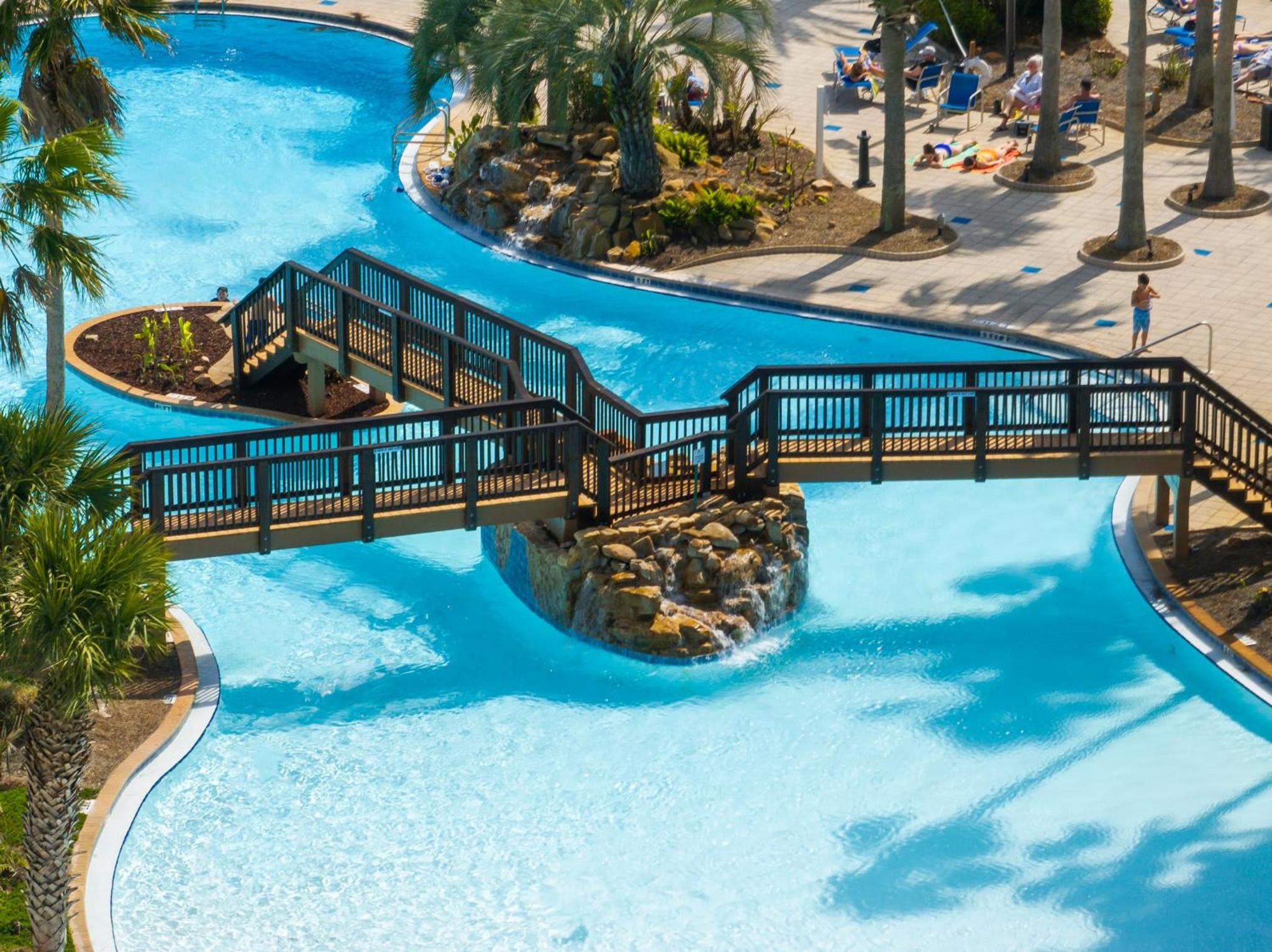Stunning Sunsets 7TH FL King Suite 2BR 2BA Pools Beach Balcony Sleeps 5