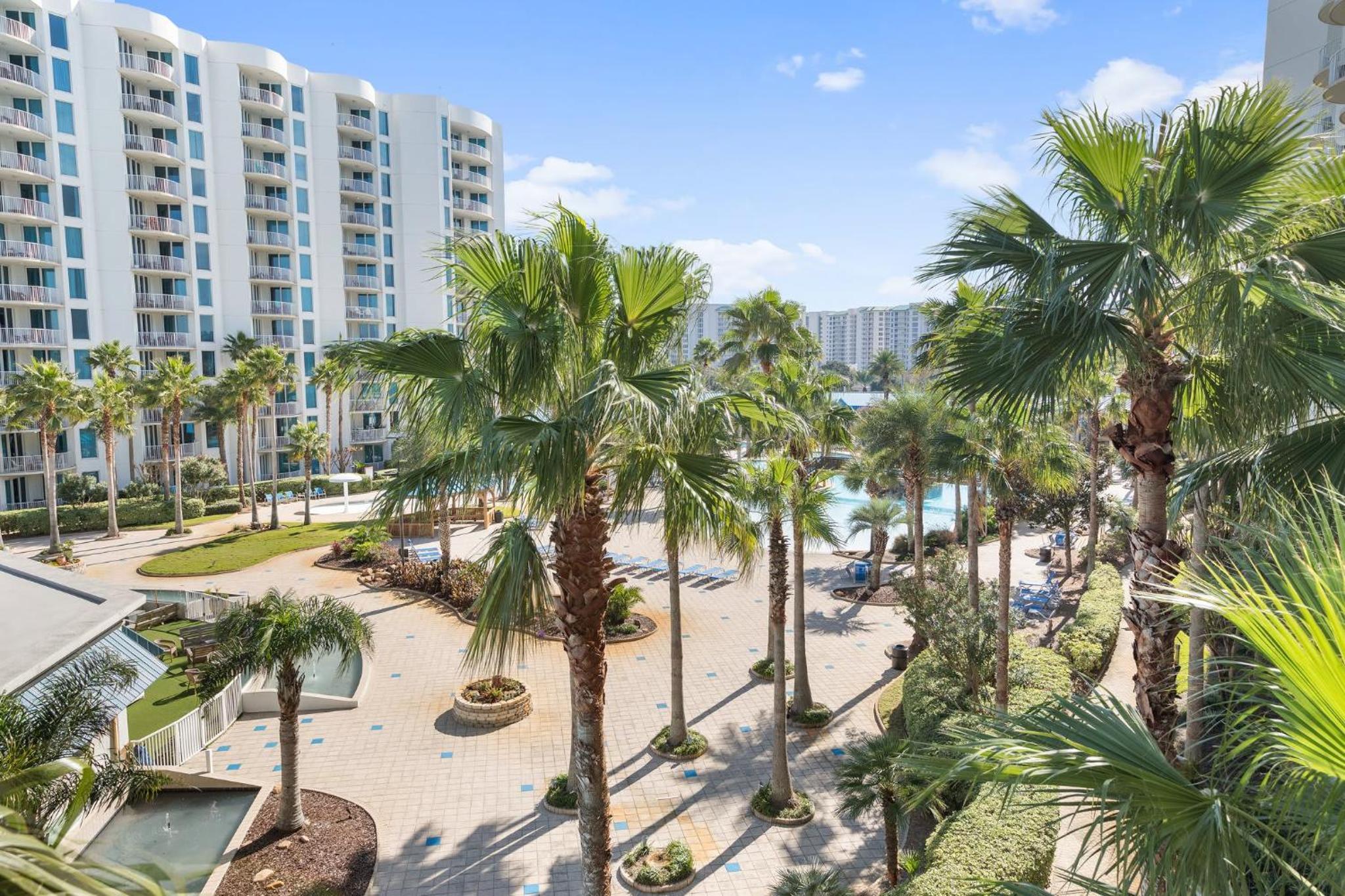 Palms Resort 2 BR King Suite Poolside Shuttle