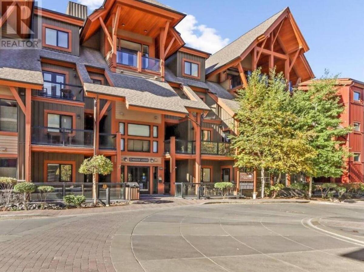 C111 Canmore World Class Solara Resort - Hot tub, Pool, Gym, AirCon, Free Parking & Netflix