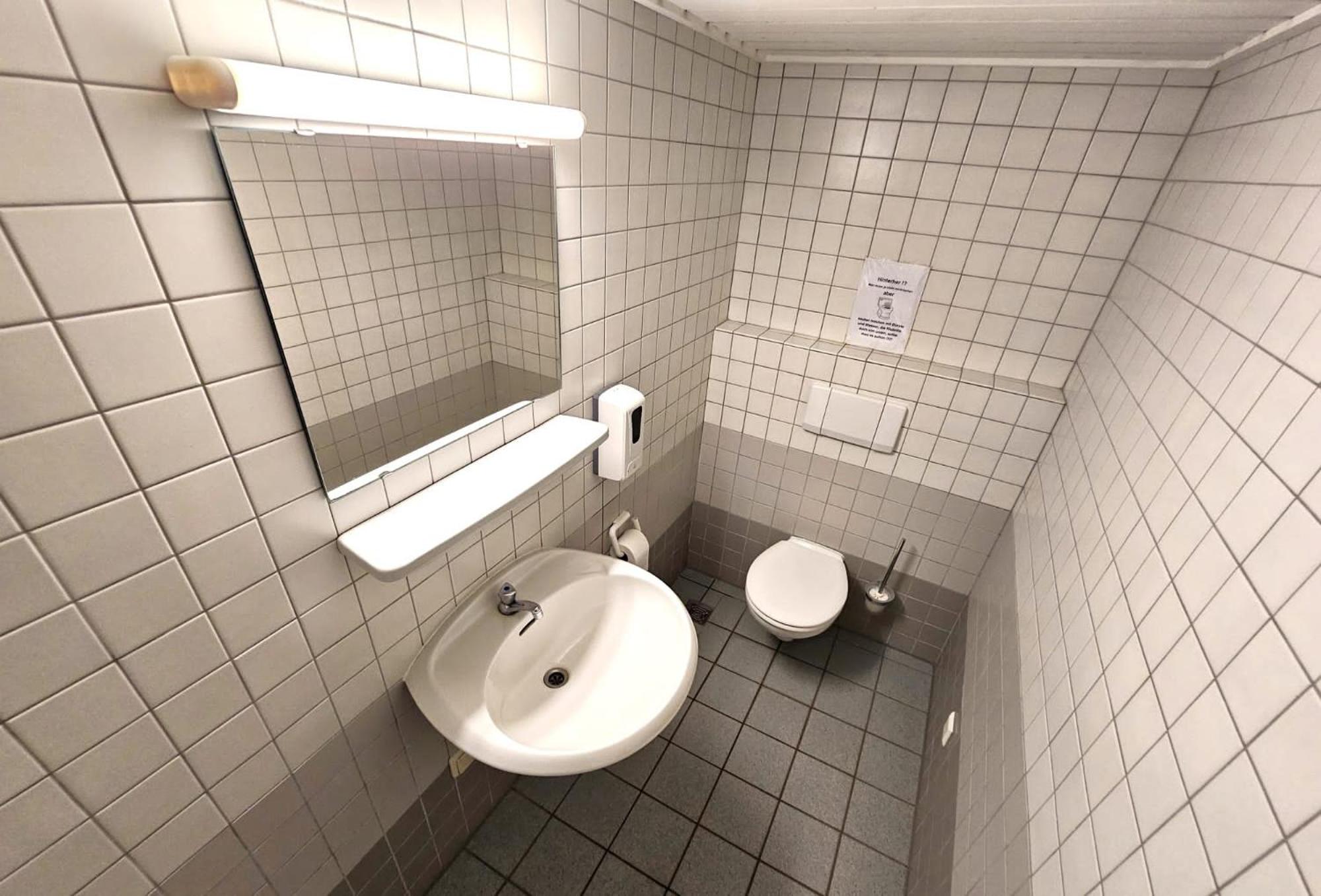 Winterberg Appartement 6 Pers aan Skilift grootste Skigebied nabij Bikepark Unieke locatie met zeer rustige tuin in het bos en het gezellige centrum leuke 