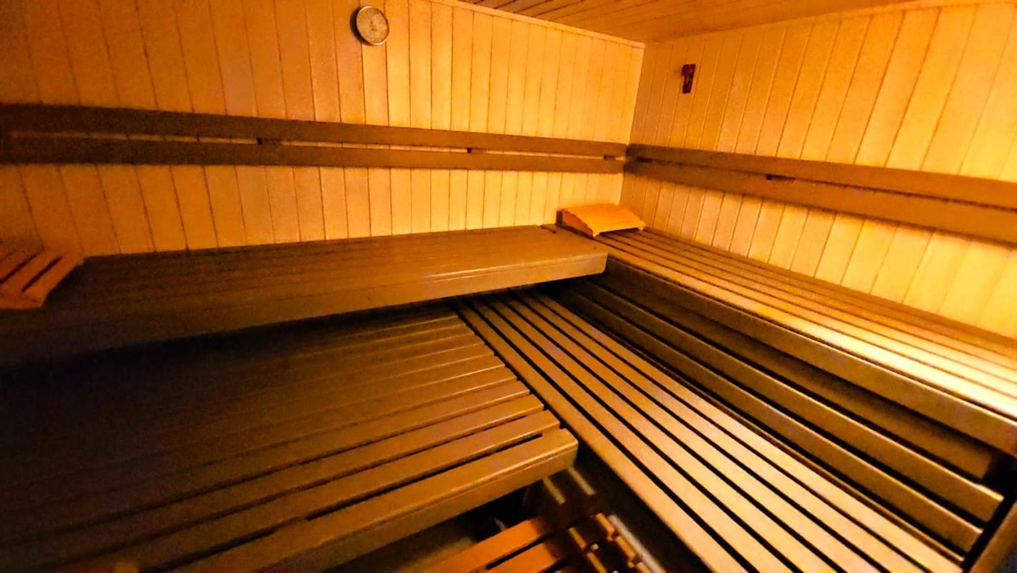 Winterberg Appartement 6 Pers aan Skilift grootste Skigebied nabij Bikepark Unieke locatie met zeer rustige tuin in het bos en het gezellige centrum leuke 
