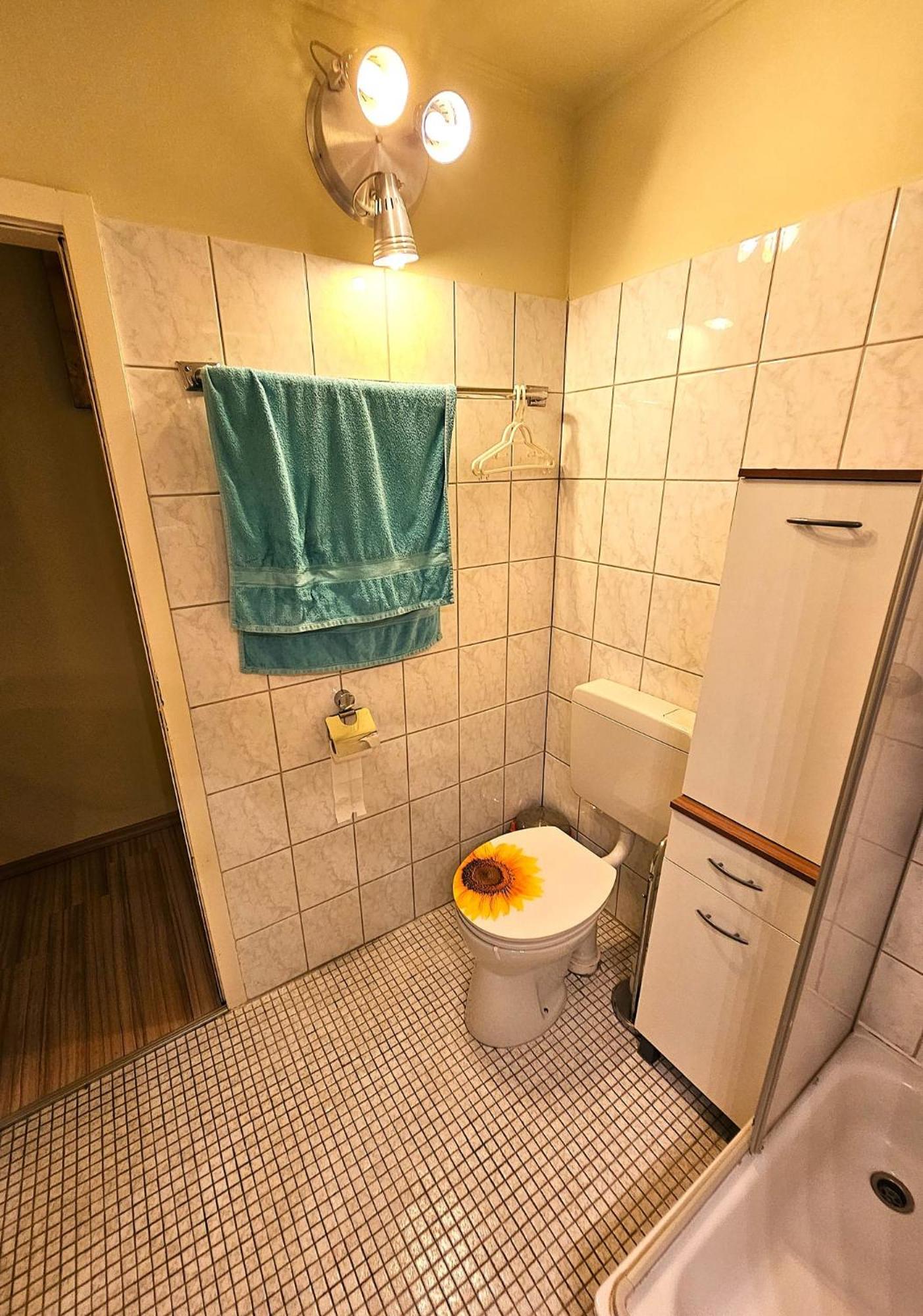Winterberg Appartement 6 Pers aan Skilift grootste Skigebied nabij Bikepark Unieke locatie met zeer rustige tuin in het bos en het gezellige centrum leuke 