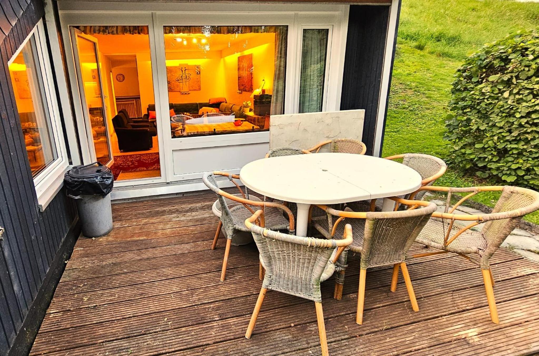 Winterberg Appartement 6 Pers aan Skilift grootste Skigebied nabij Bikepark Unieke locatie met zeer rustige tuin in het bos en het gezellige centrum leuke 