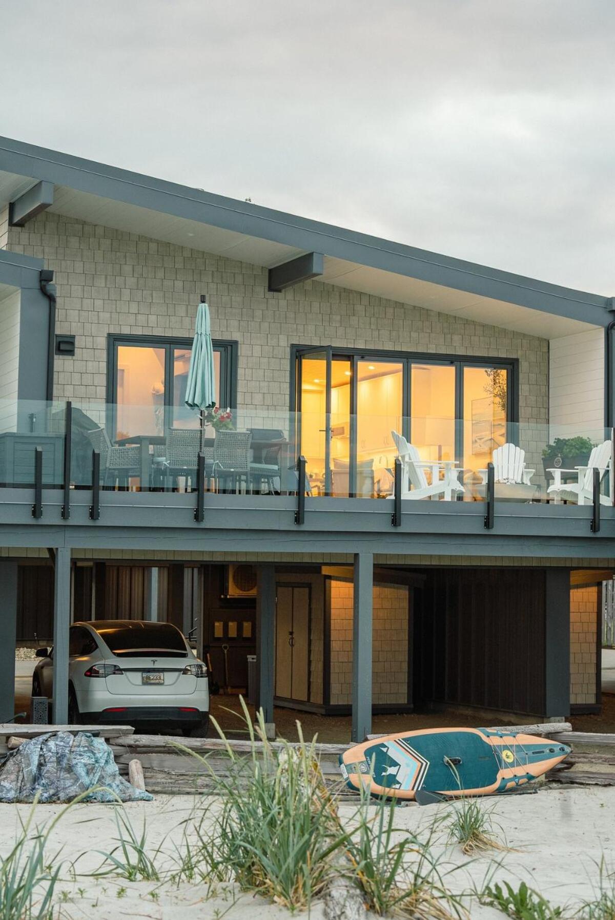 Saratoga Beachfront Villa
