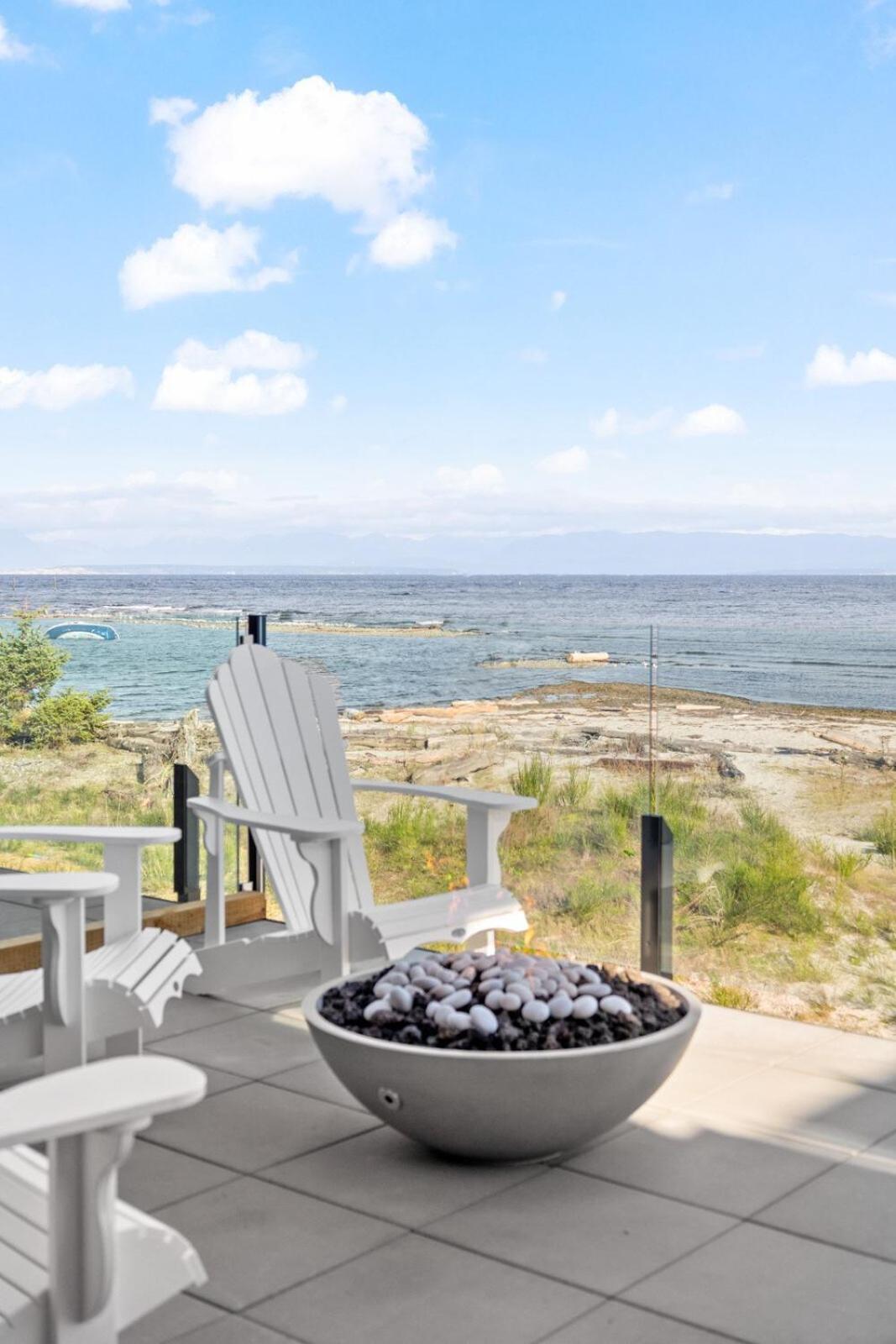 Saratoga Beachfront Villa