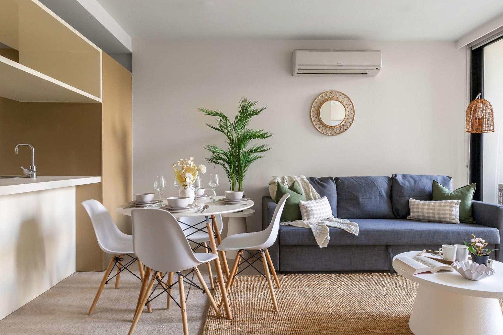 Serene 2BR Apartment in the Heart of Melbourne