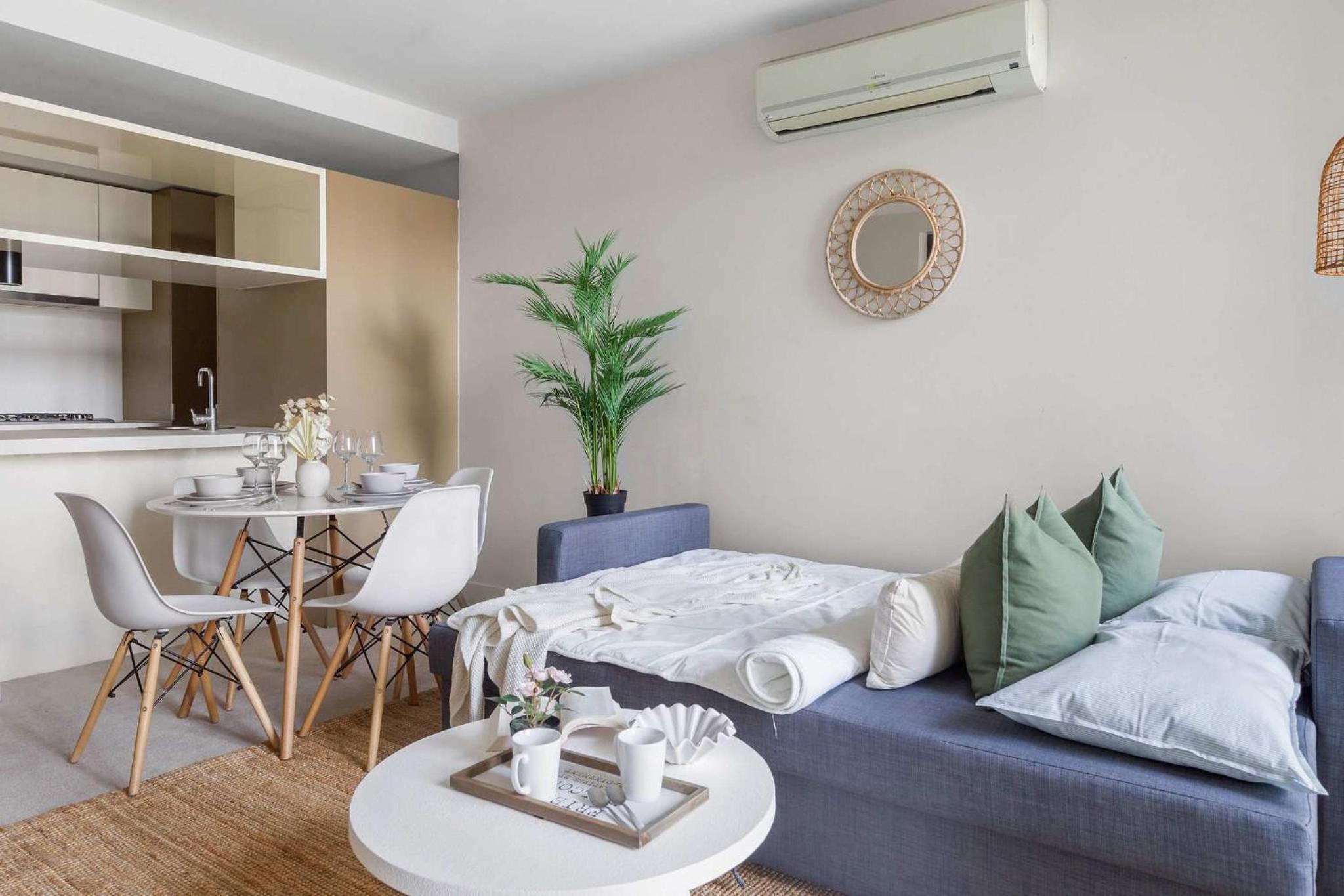 Serene 2BR Apartment in the Heart of Melbourne