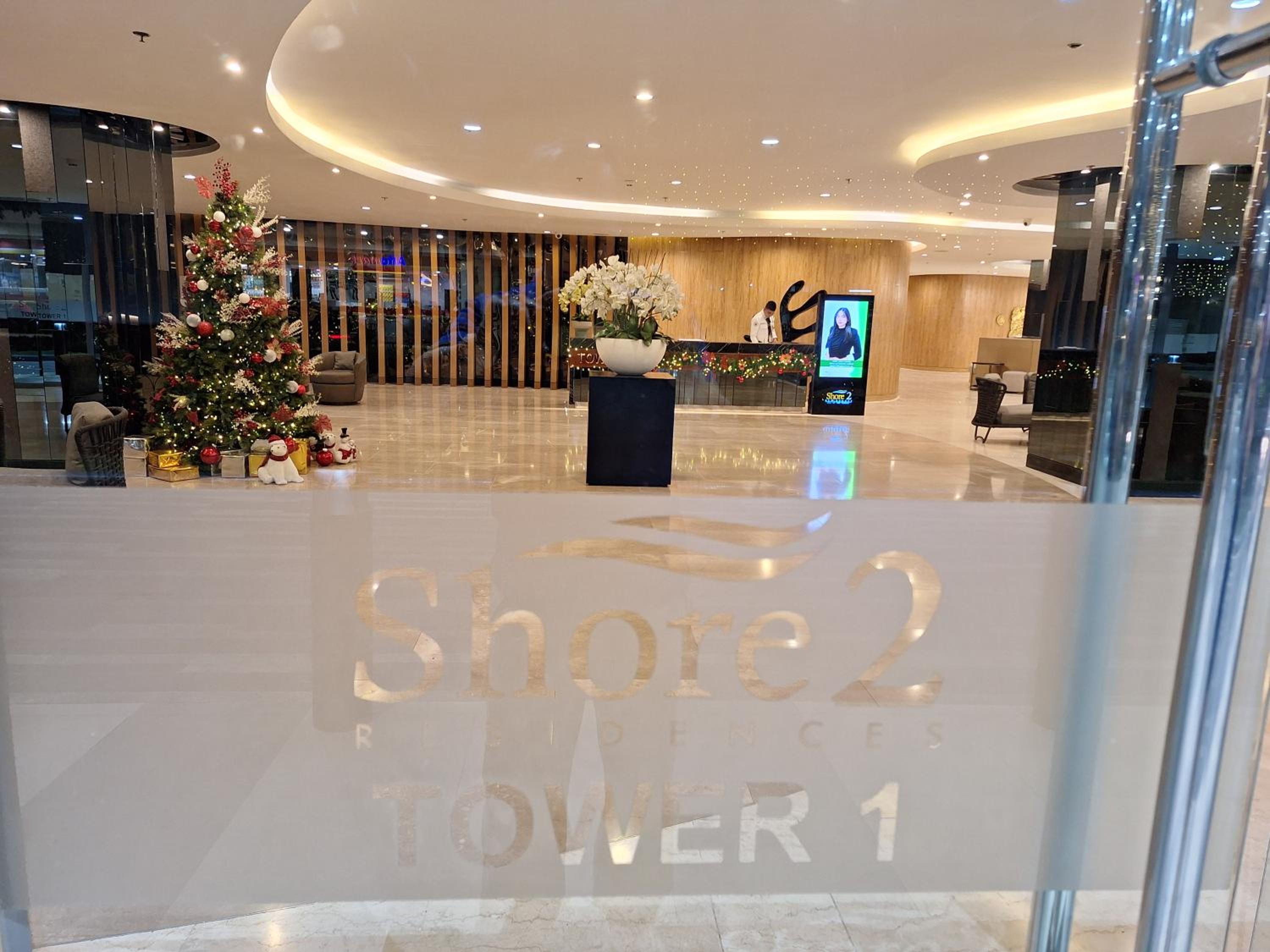 Velvet Room near MOA with a Cozy, Comfy Bed