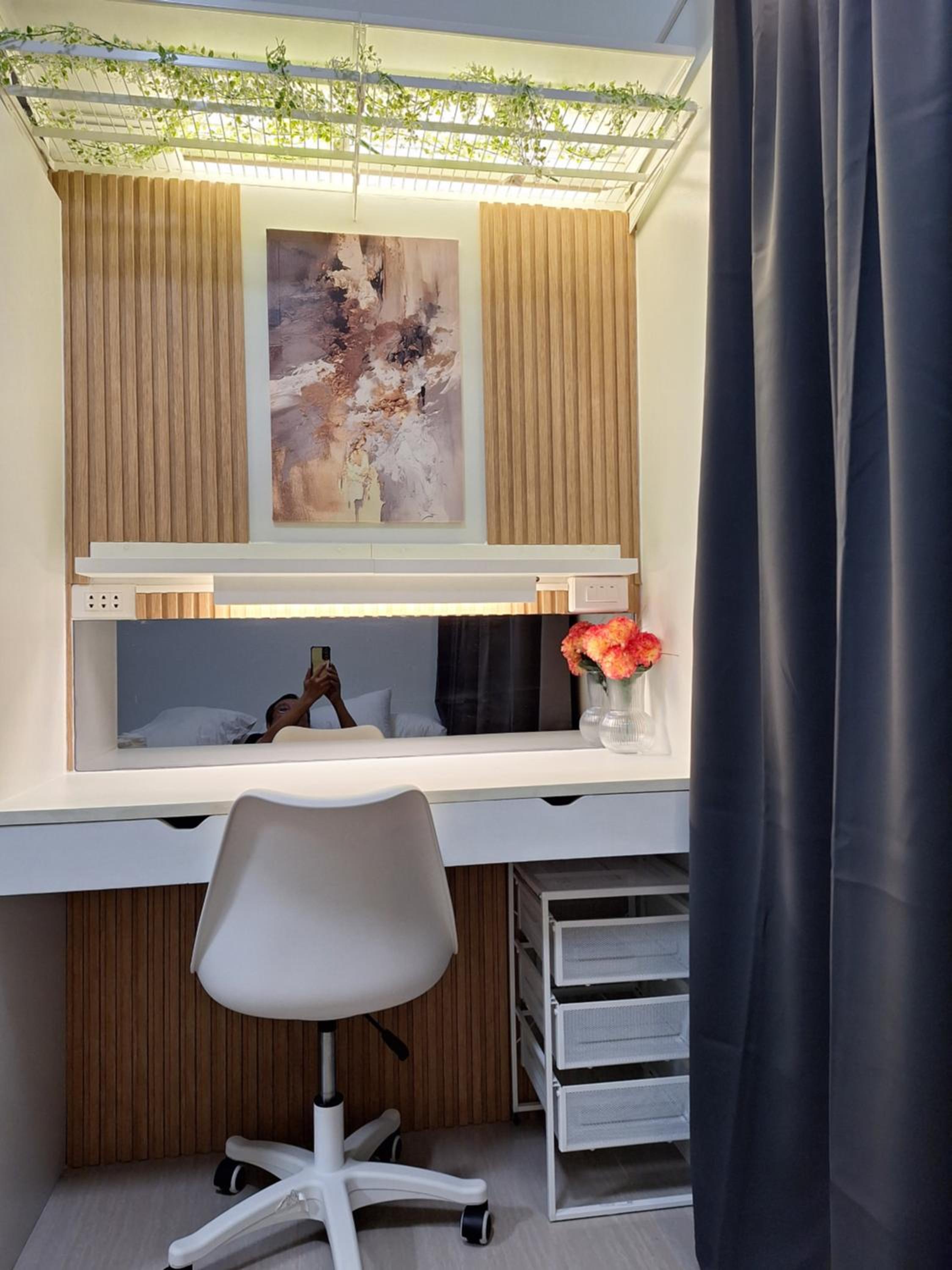 Velvet Room near MOA with a Cozy, Comfy Bed