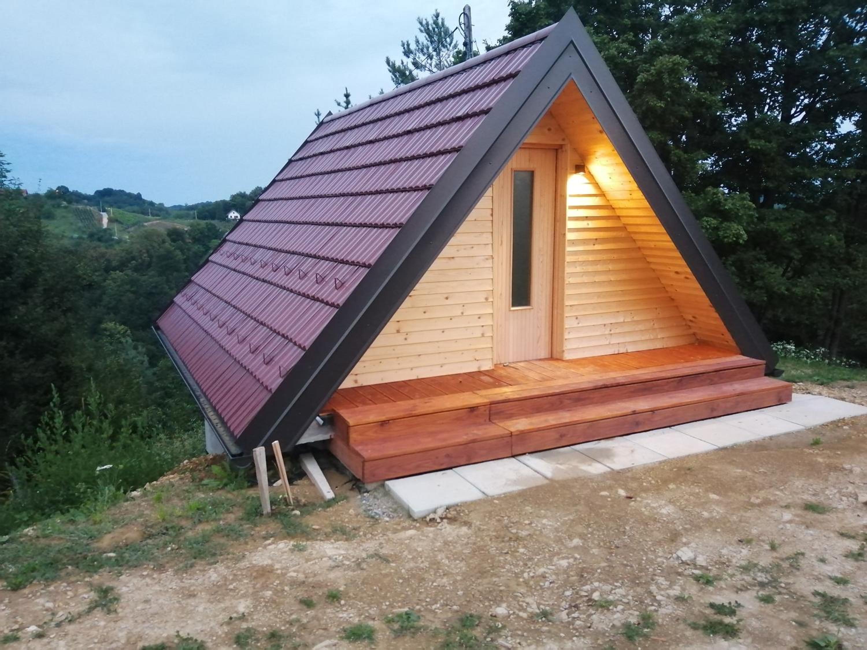 Glamping Volčji tabor - zavetje tišine sredi gozda