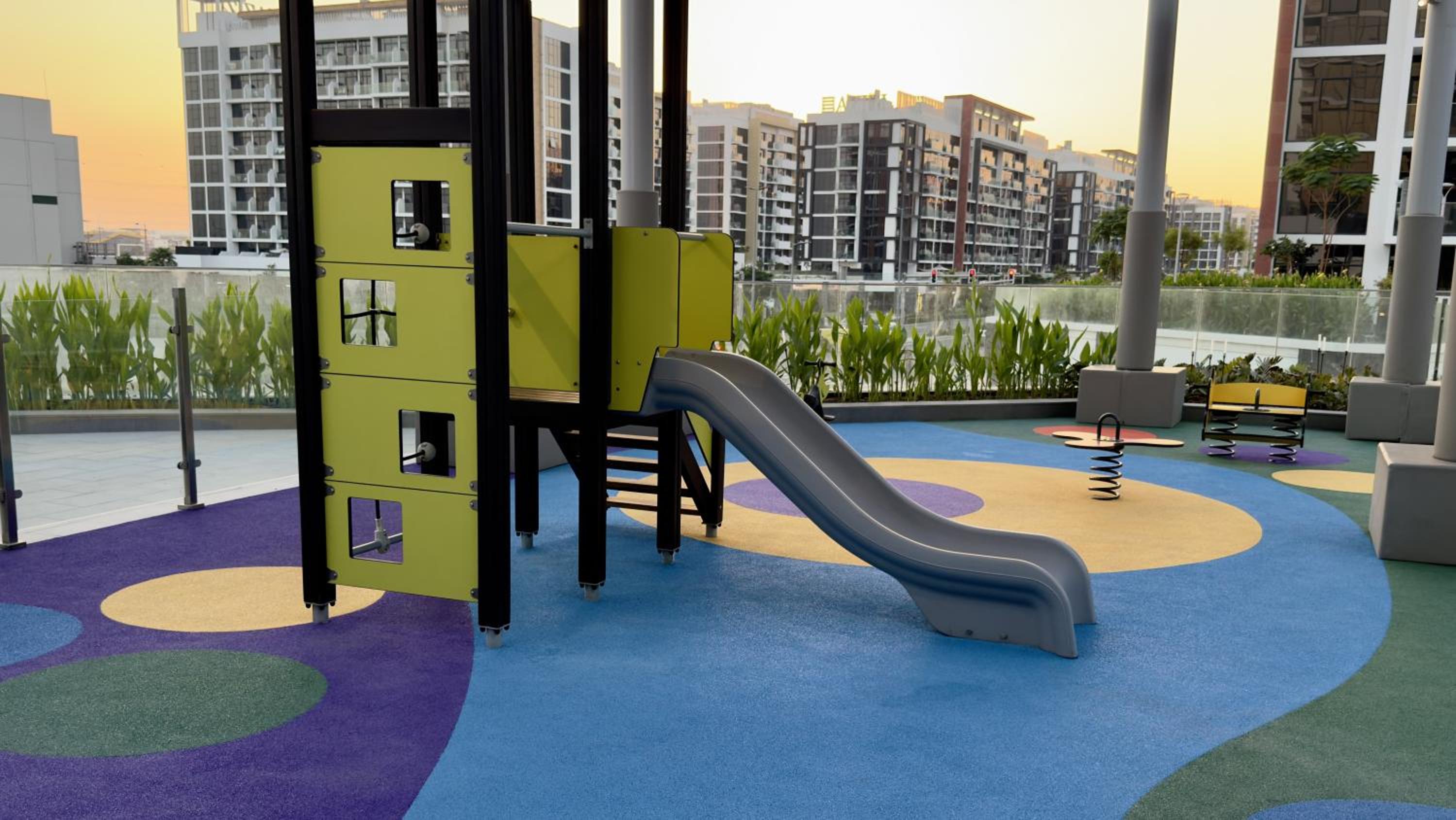 Studio next Dubai Mall with pool