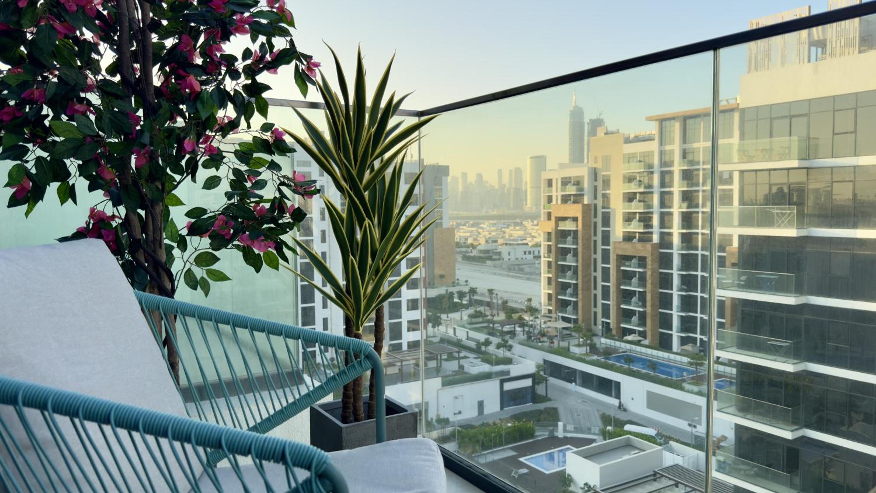 Studio next Dubai Mall with pool