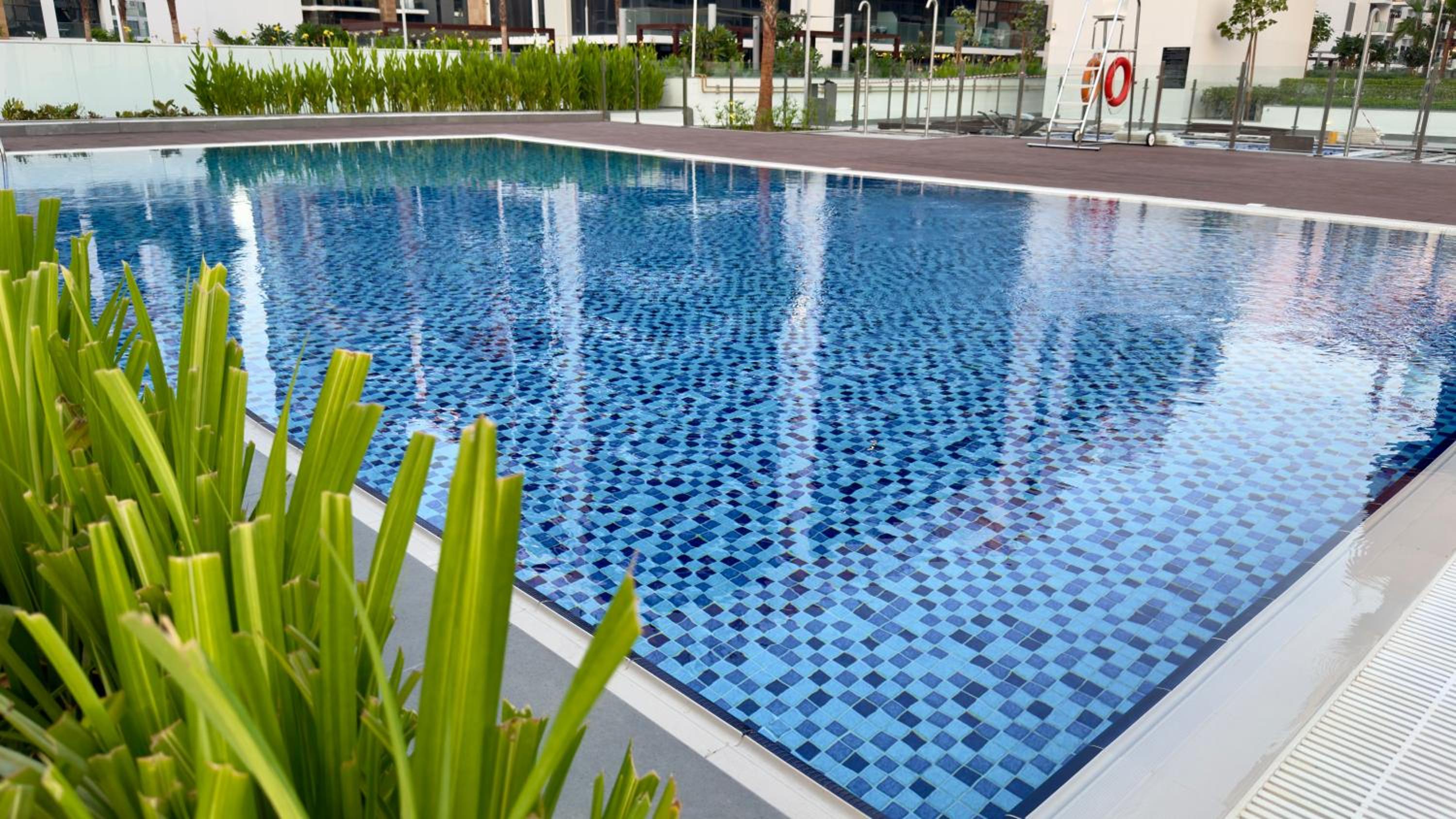 Studio next Dubai Mall with pool