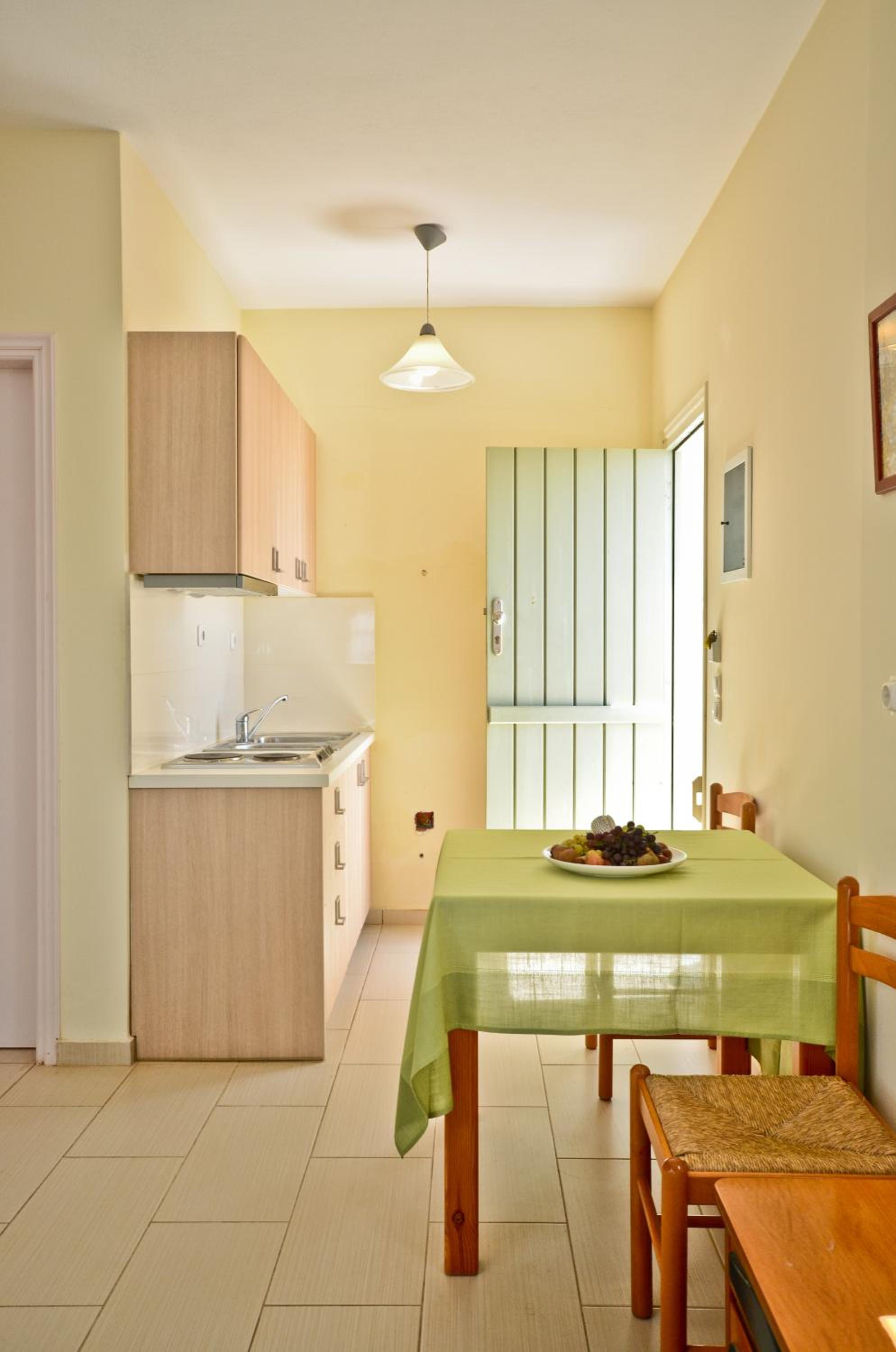 Ydreos Studios & Apartments