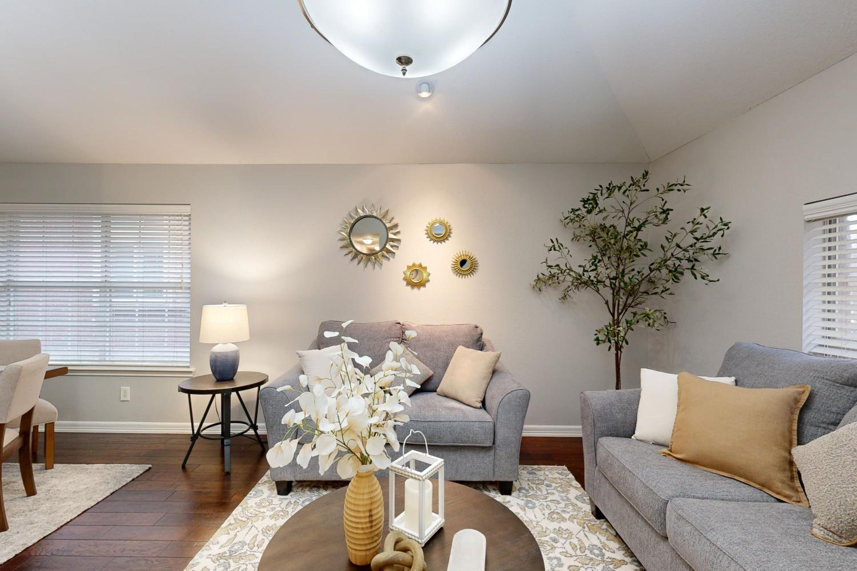 4 BR Spacious Modern Home with Game Room and WiFi