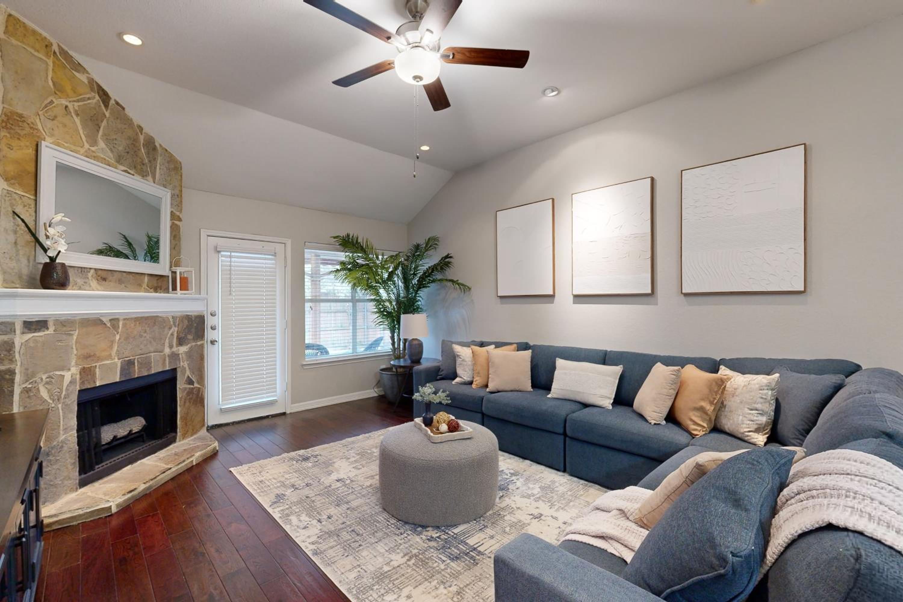 4 BR Spacious Modern Home with Game Room and WiFi