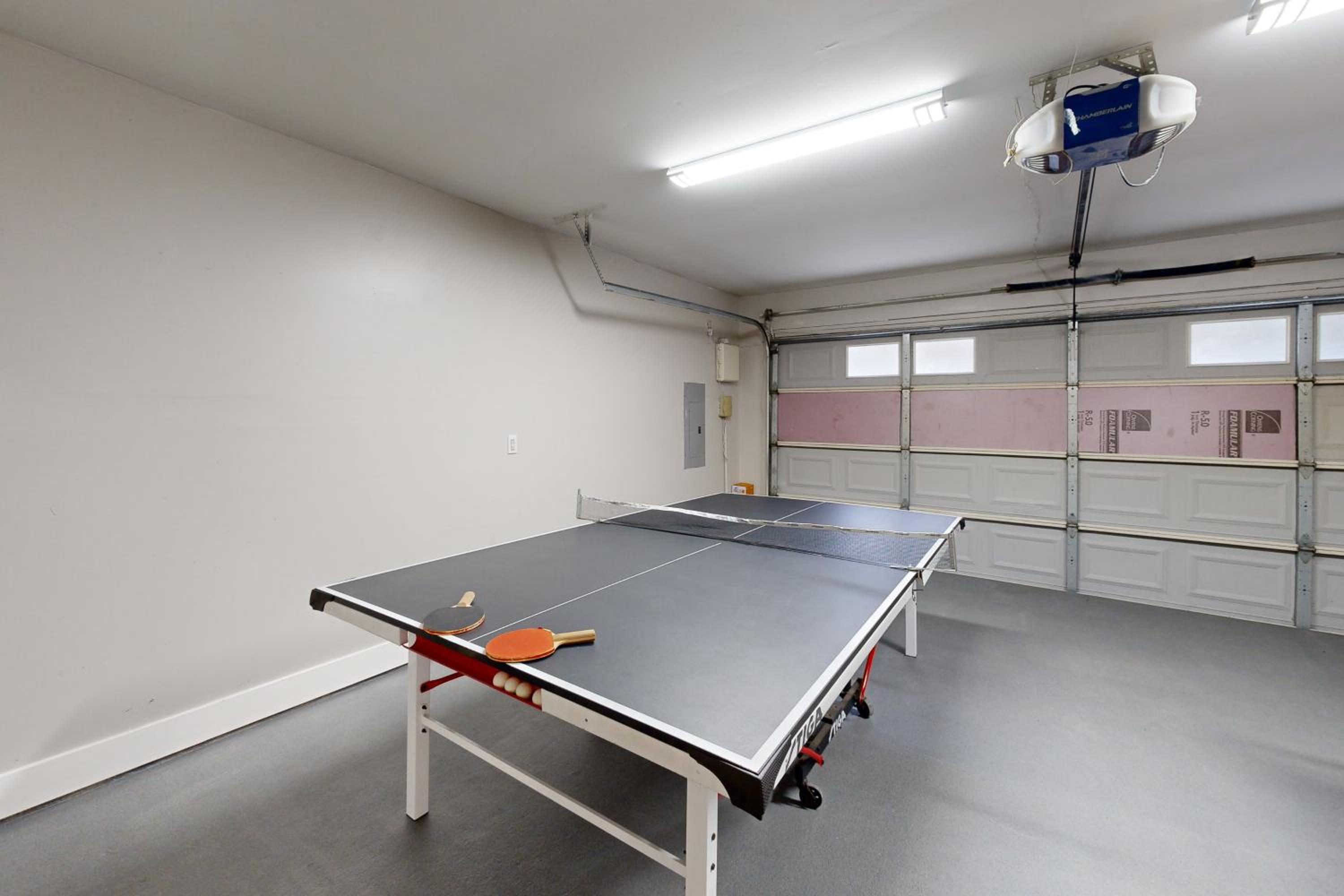 4 BR Spacious Modern Home with Game Room and WiFi