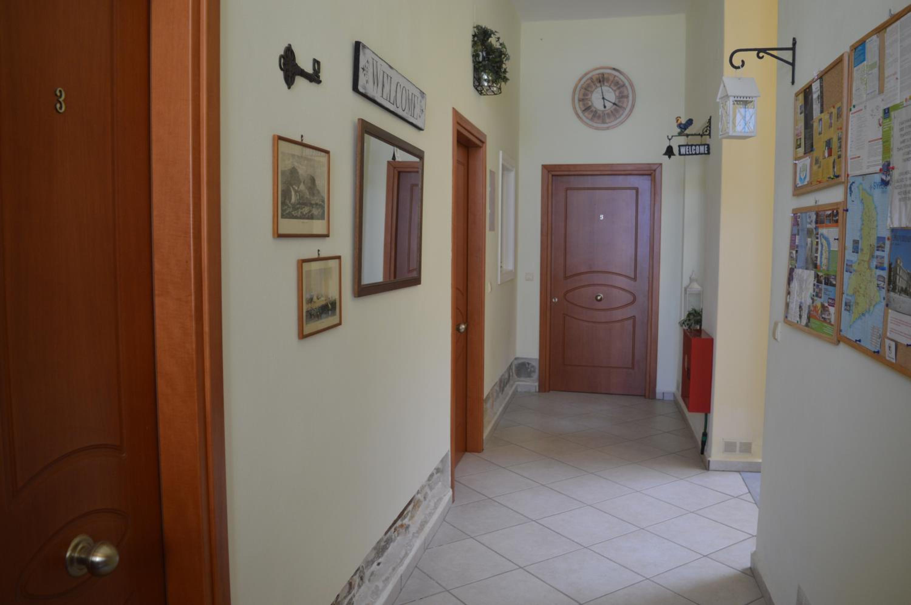 Antouanetta Apartments