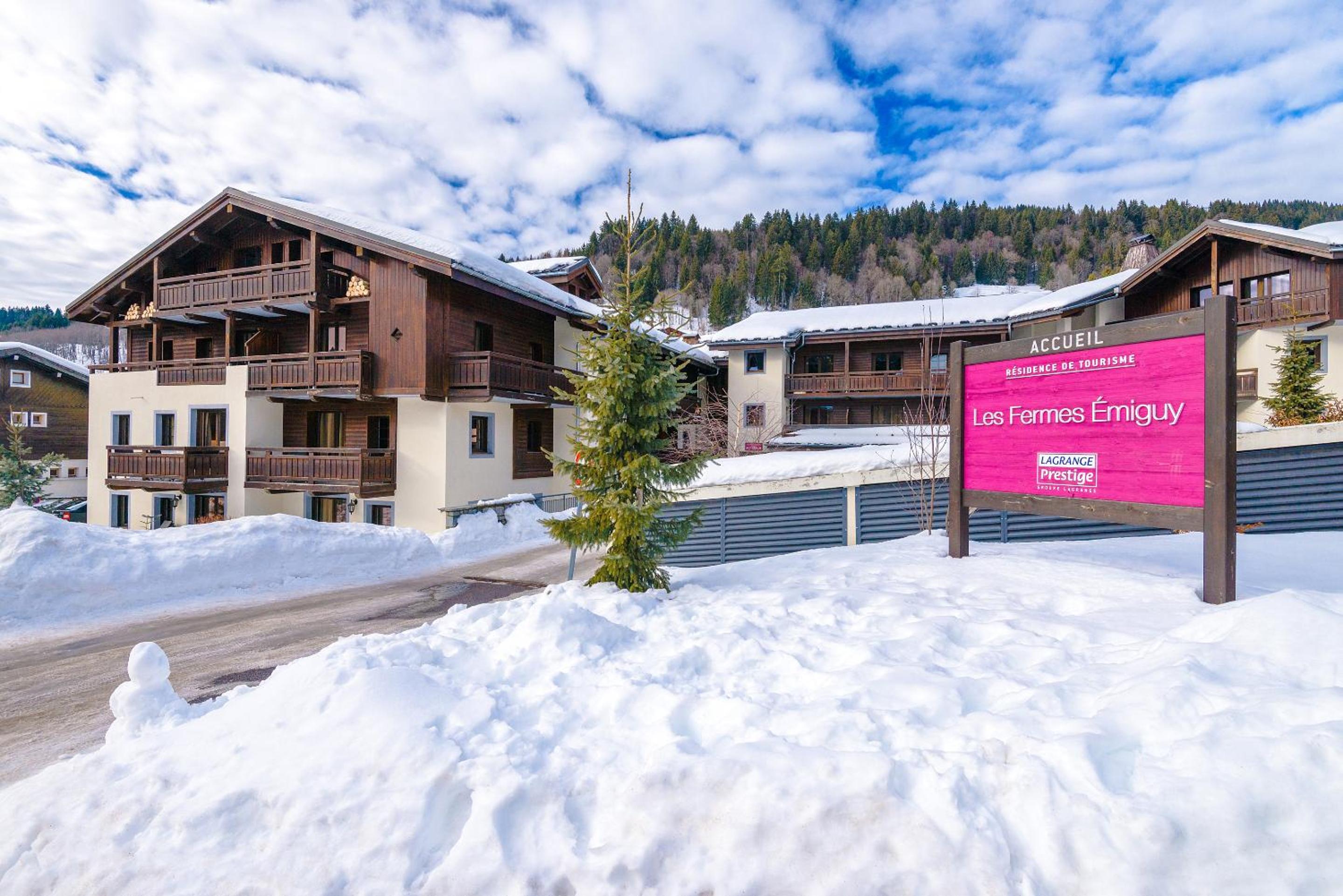 Hotel Lagrange Vacances Les Fermes Emiguy