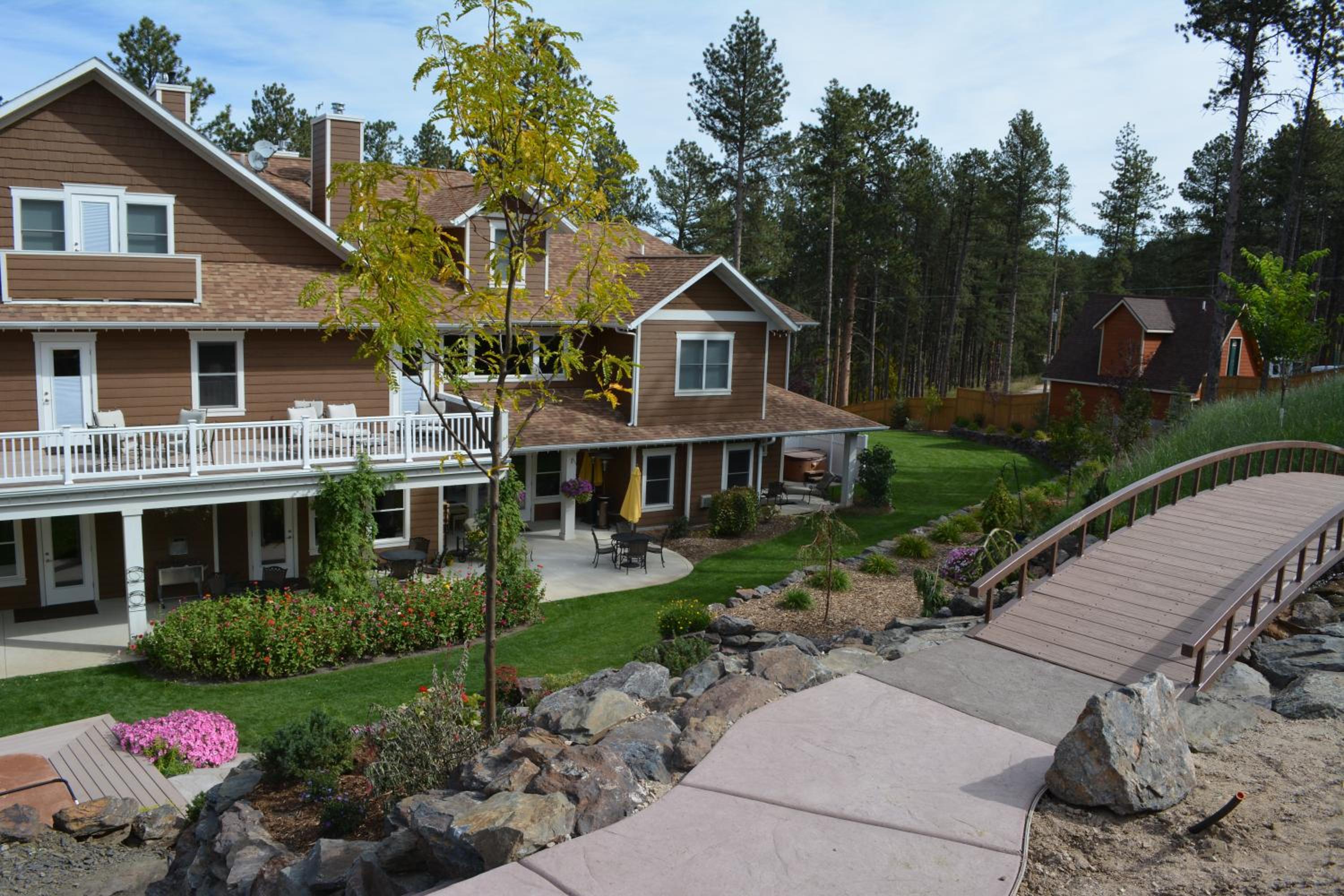 Summer Creek Inn