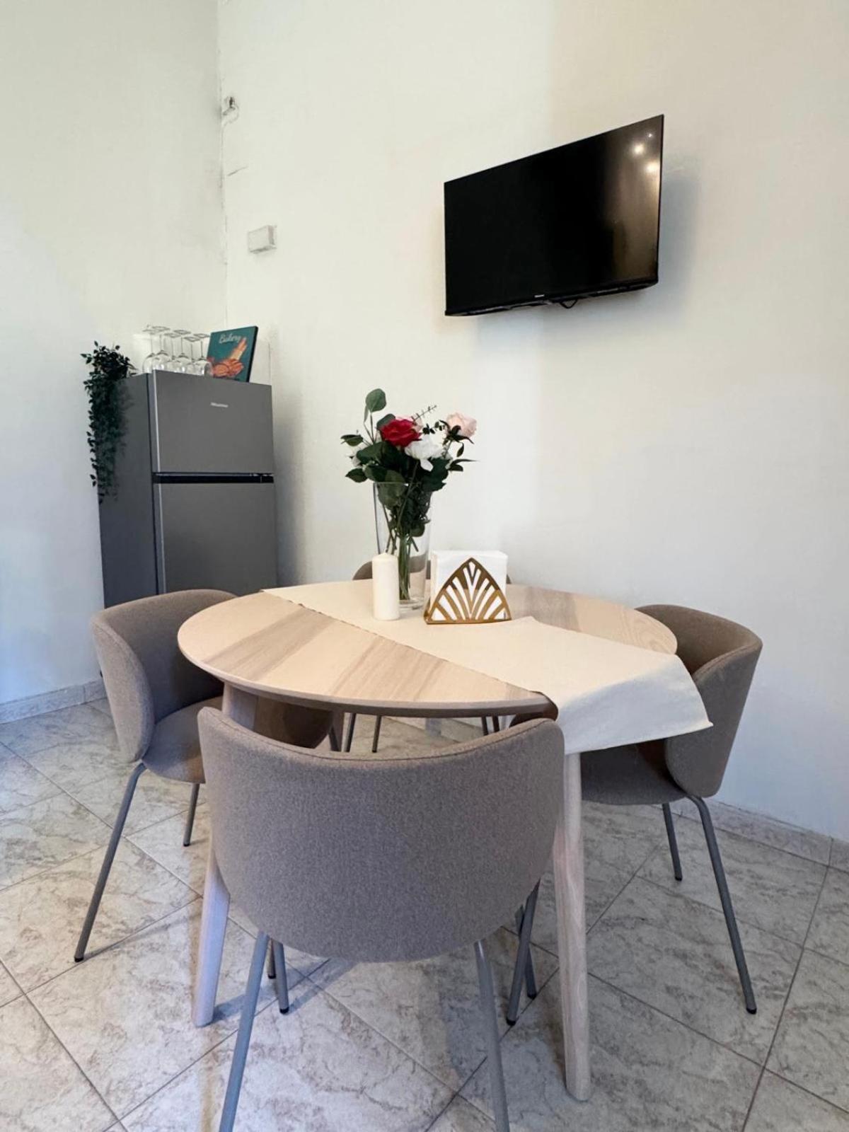 Mopy Apartment