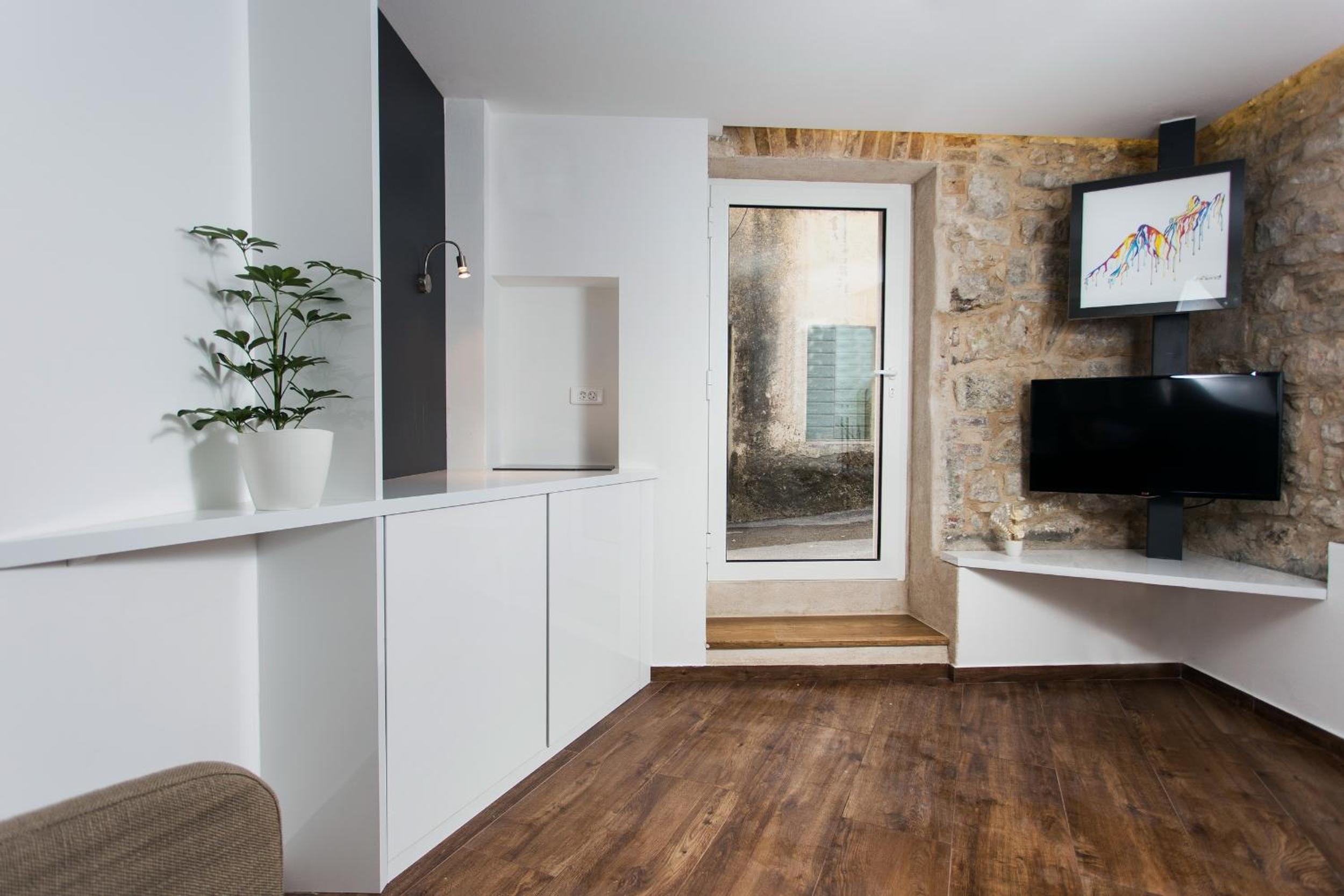 Marinac City Center Apartments & Rooms