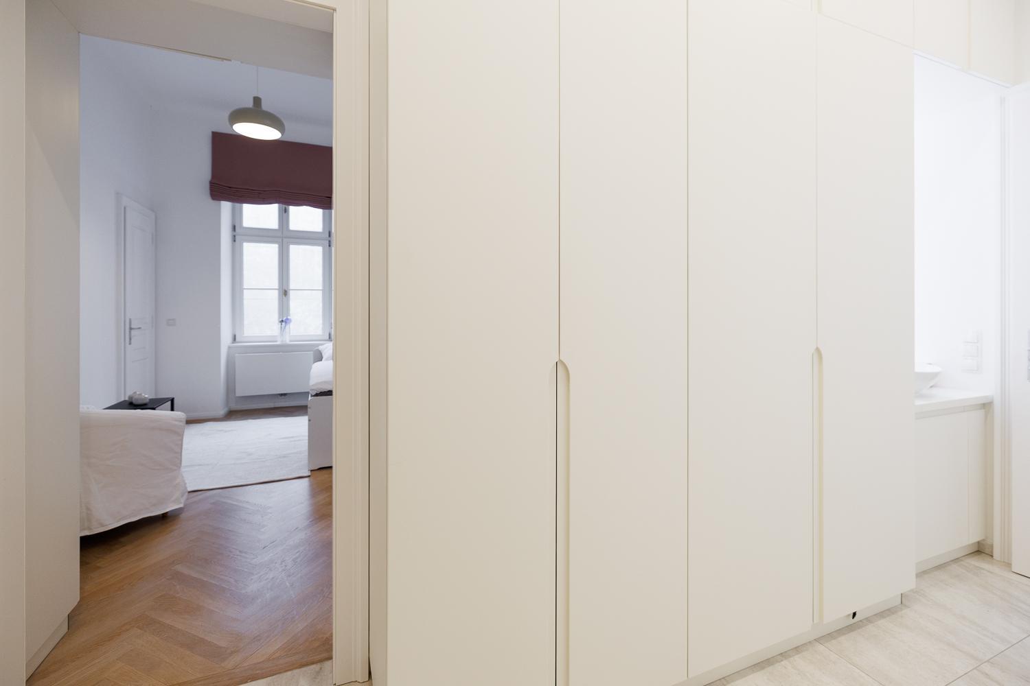 Ultra Spacious 3-Bedroom 3-Bath Steps from Vienna's Historic Heart
