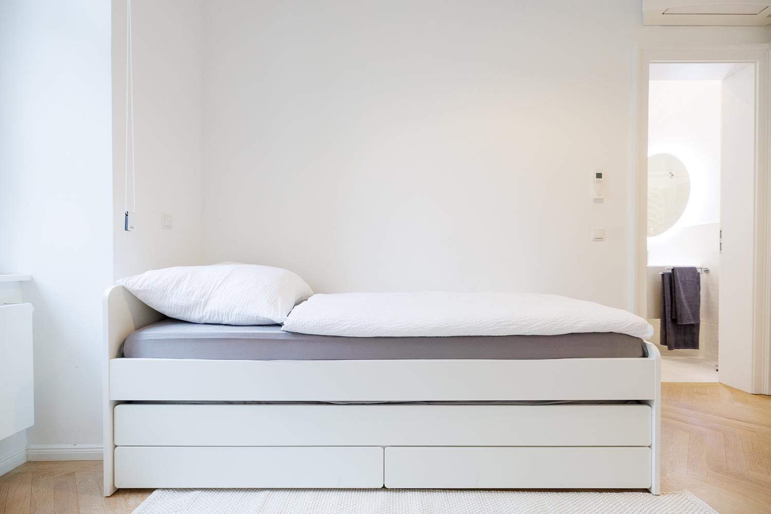 Ultra Spacious 3-Bedroom 3-Bath Steps from Vienna's Historic Heart
