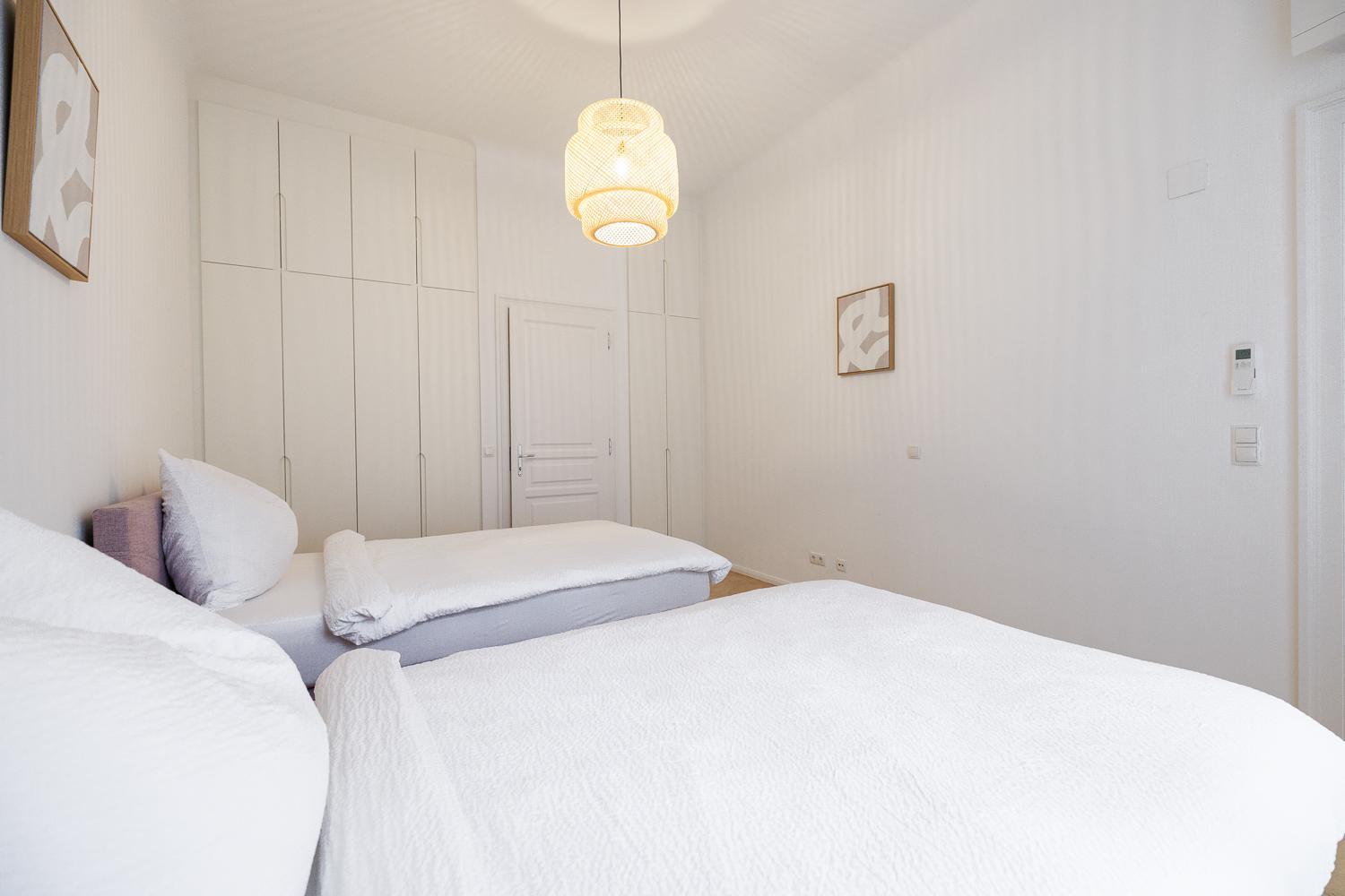 Ultra Spacious 3-Bedroom 3-Bath Steps from Vienna's Historic Heart