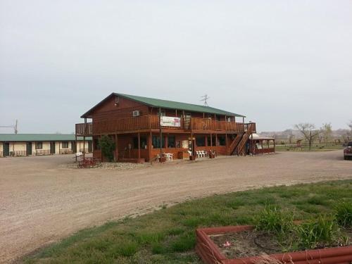 Badlands Hotel & Campground