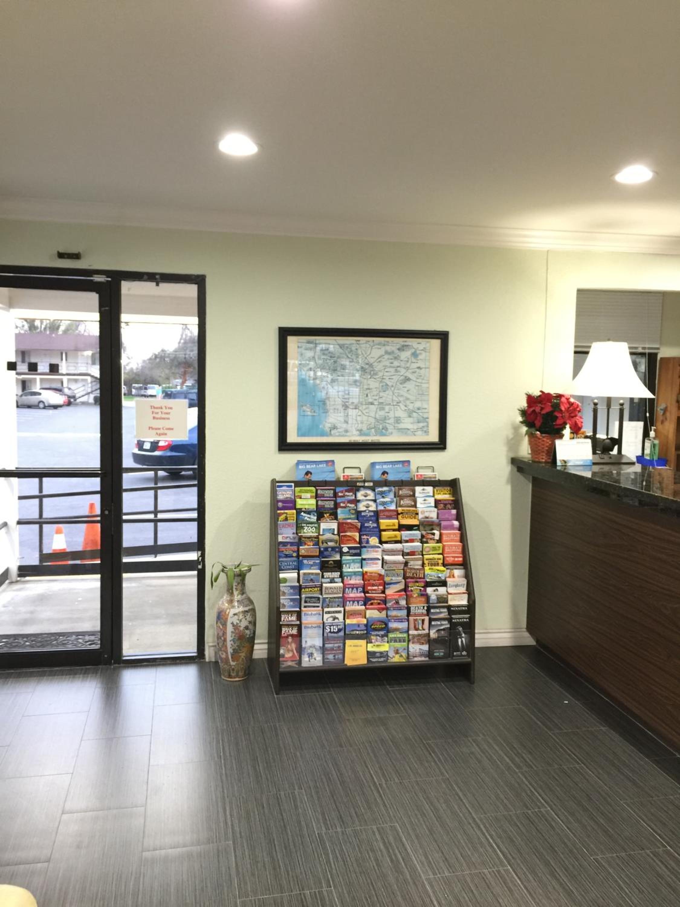 Hi-Way Host Motel