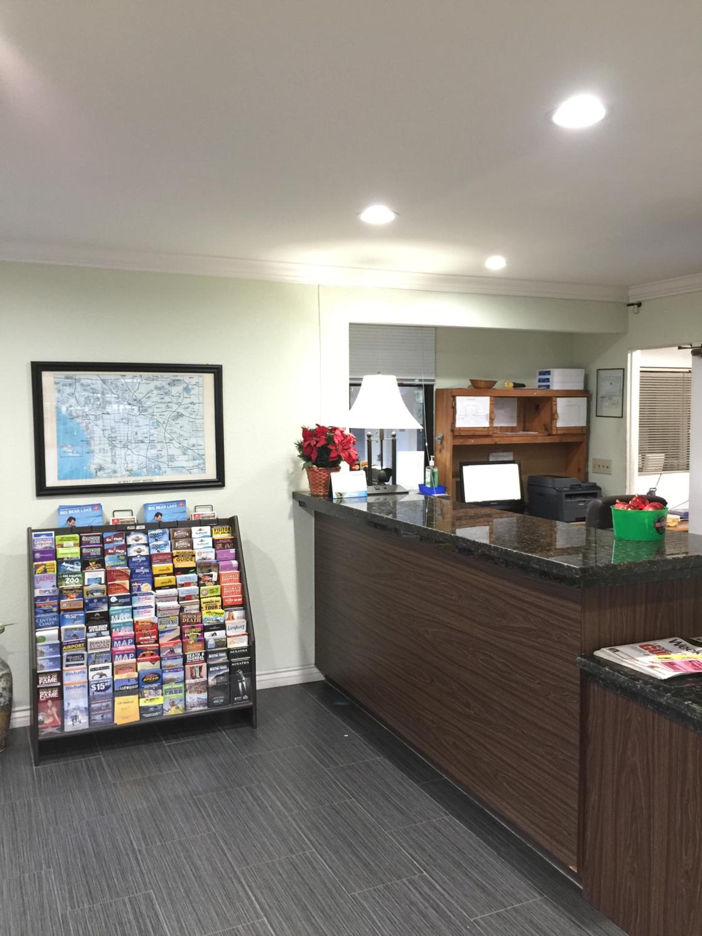 Hi-Way Host Motel