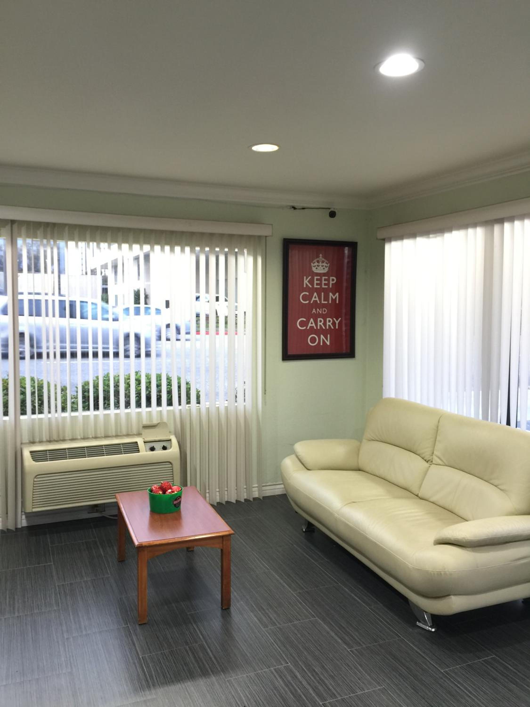 Hi-Way Host Motel