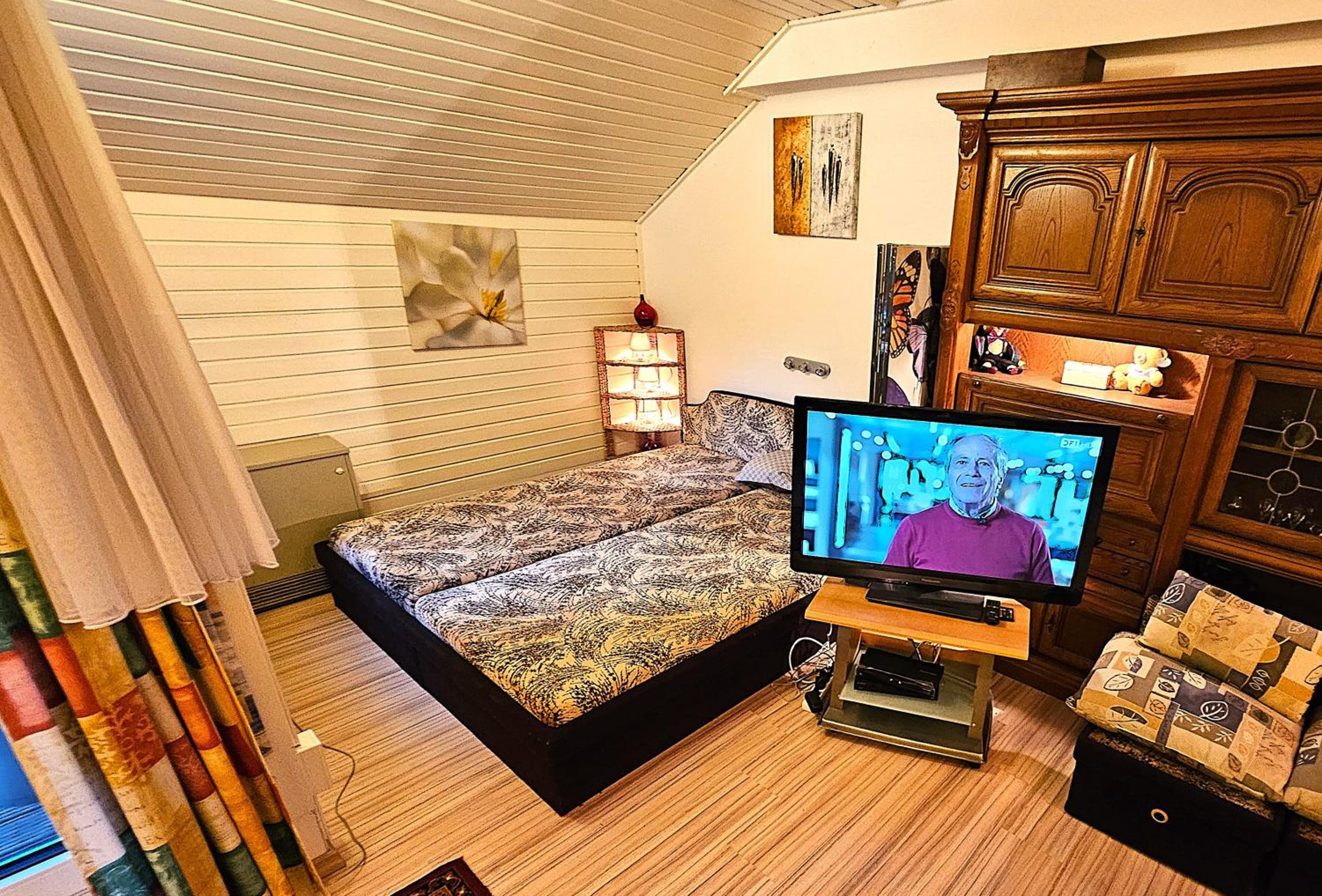 Winterberg Appartement 6 Pers aan Skilift grootste Skigebied nabij Bikepark Unieke locatie met zeer rustige tuin in het bos en het gezellige centrum leuke 