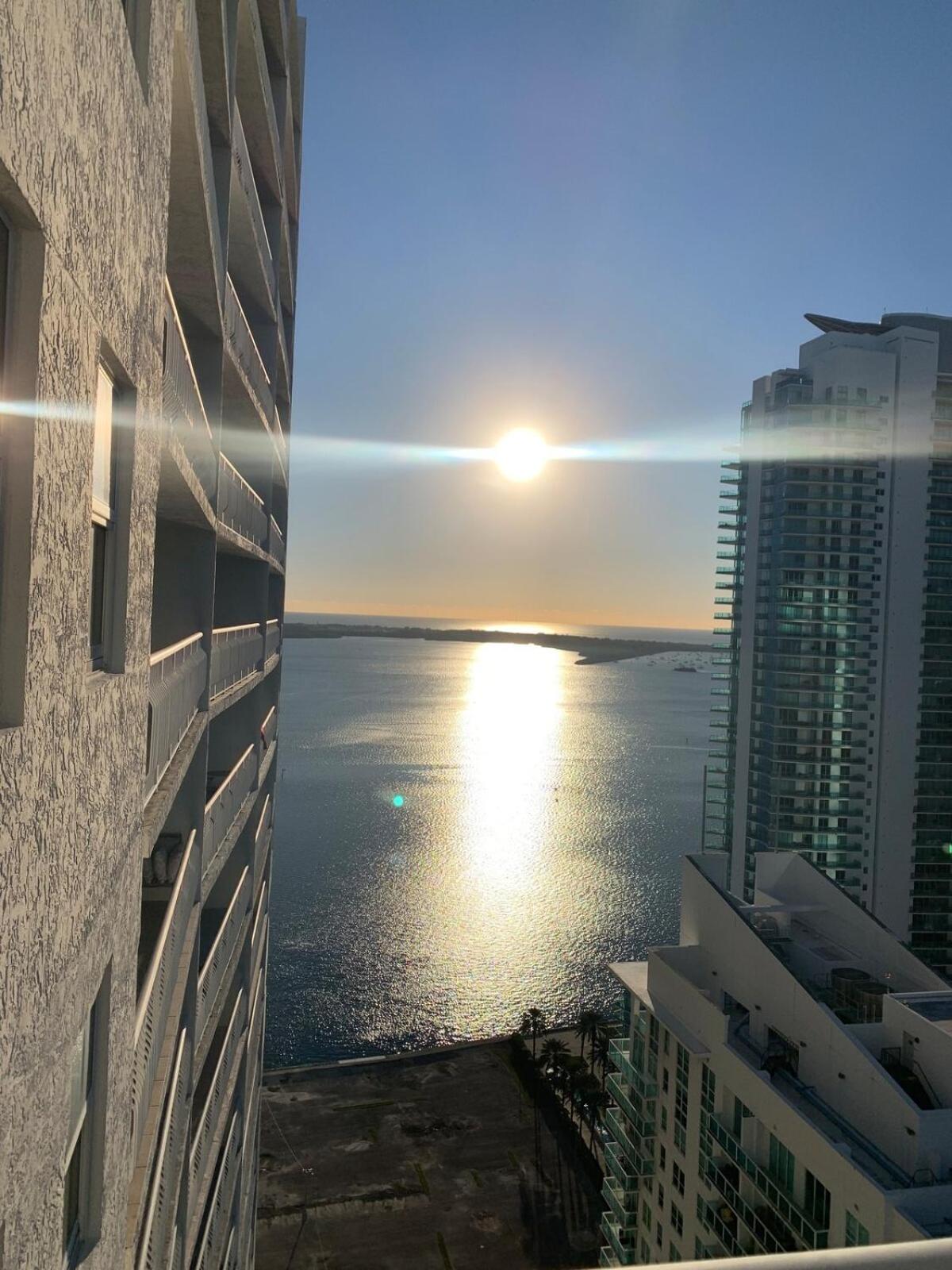Best views, 2 balconies, 2 bedrooms, pool, gym, parking