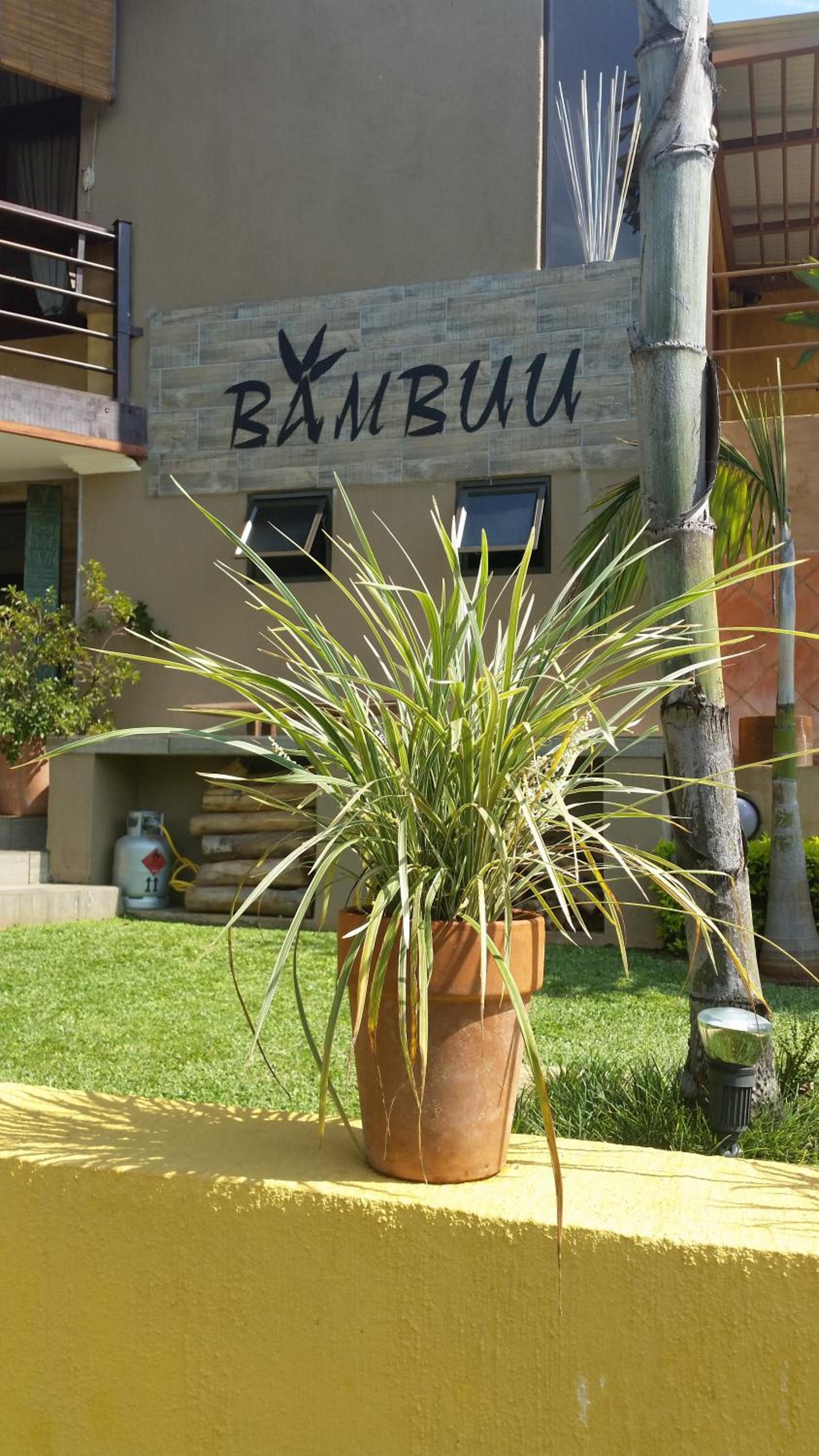 Bambuu Lakeside Lodge