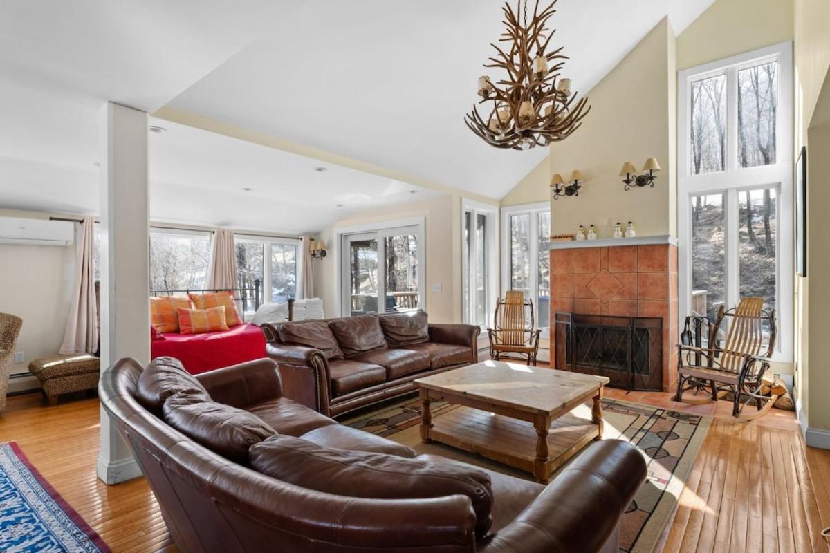 The Navillus House with Hot Tub, Slopeside, Ski On Ski Off, Air Conditioning