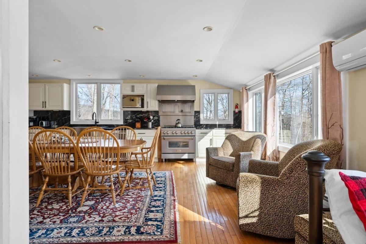 The Navillus House with Hot Tub, Slopeside, Ski On Ski Off, Air Conditioning