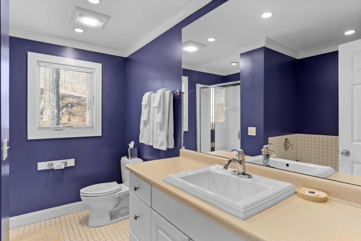 The Navillus House with Hot Tub, Slopeside, Ski On Ski Off, Air Conditioning