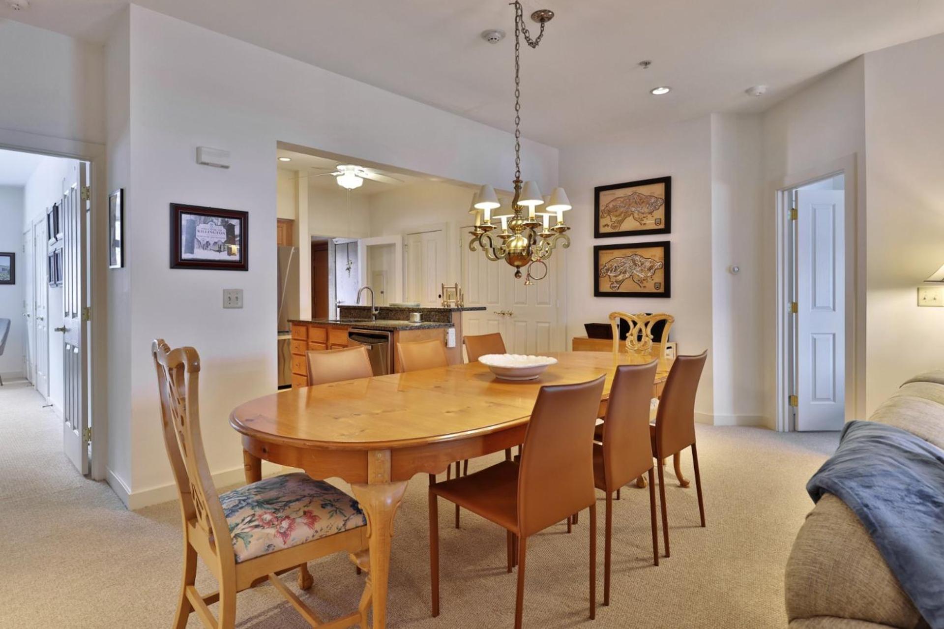 Lodges at Sunrise 3BR 3BA Luxury Ski On Ski Off Condo, Pool, Hot Tub, Gym, Sports Center
