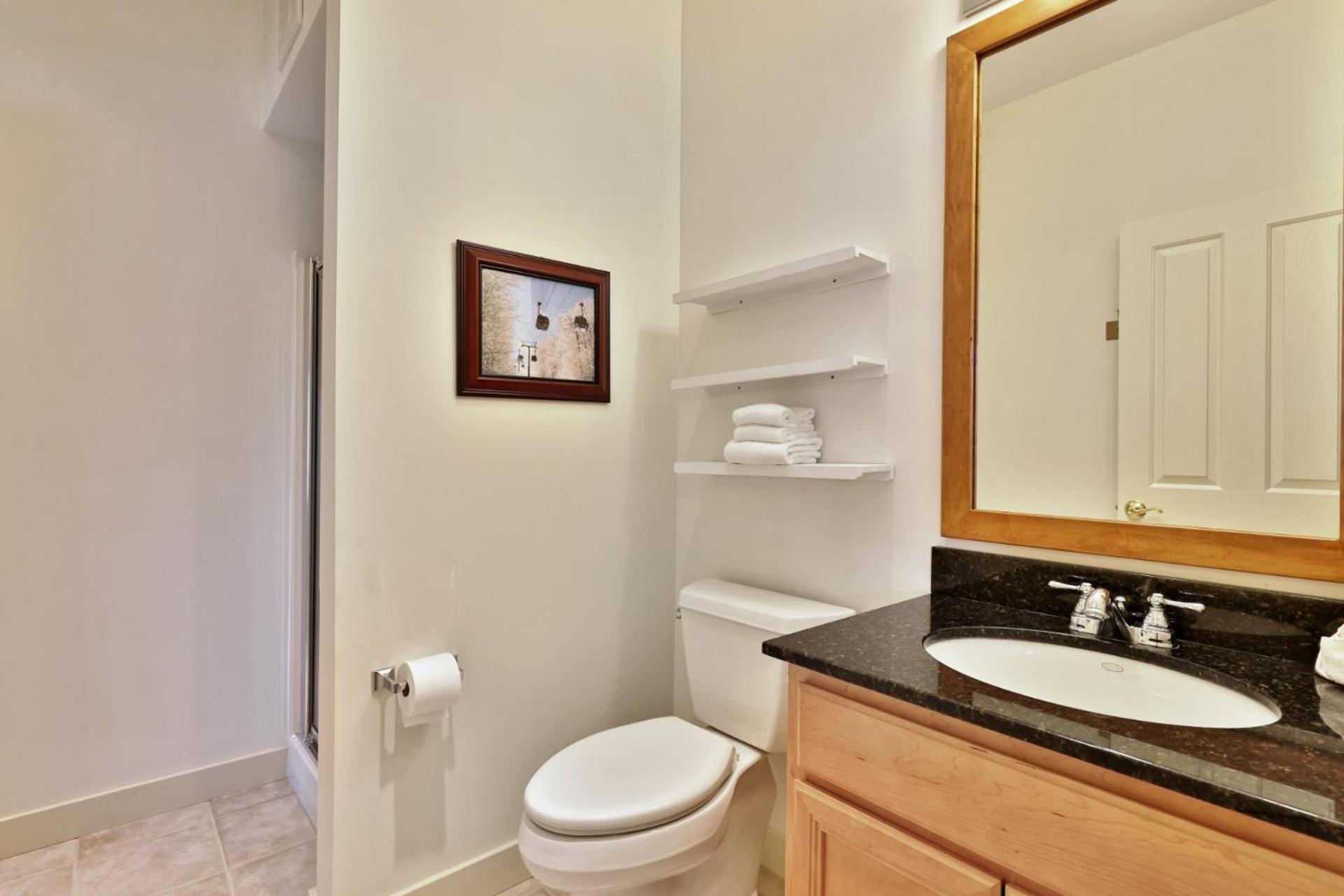 Lodges at Sunrise 3BR 3BA Luxury Ski On Ski Off Condo, Pool, Hot Tub, Gym, Sports Center