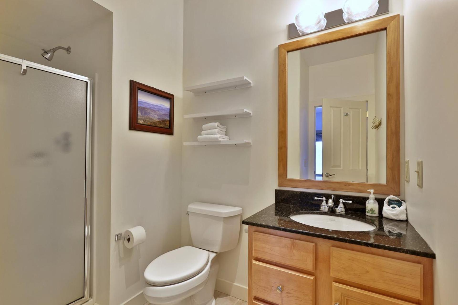 Lodges at Sunrise 3BR 3BA Luxury Ski On Ski Off Condo, Pool, Hot Tub, Gym, Sports Center