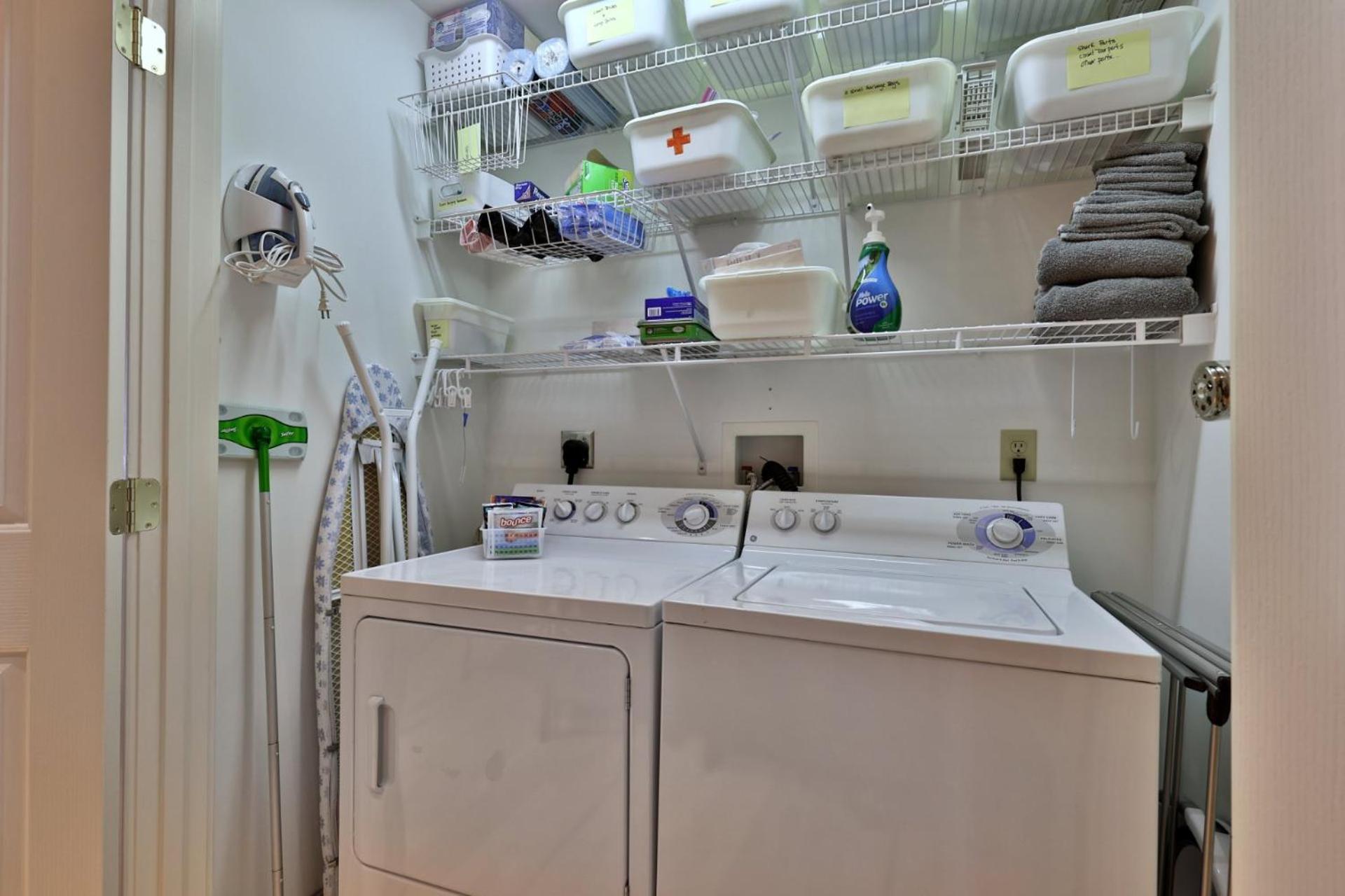 Lodges at Sunrise 3BR 3BA Luxury Ski On Ski Off Condo, Pool, Hot Tub, Gym, Sports Center