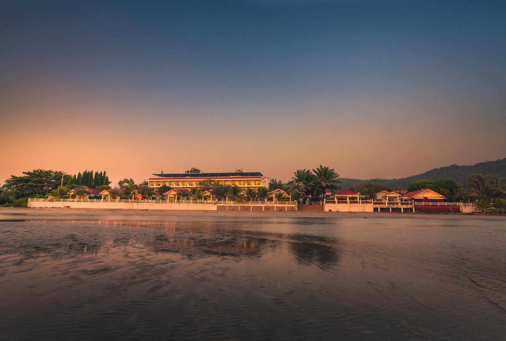New Travel Beach Hotel & Resort