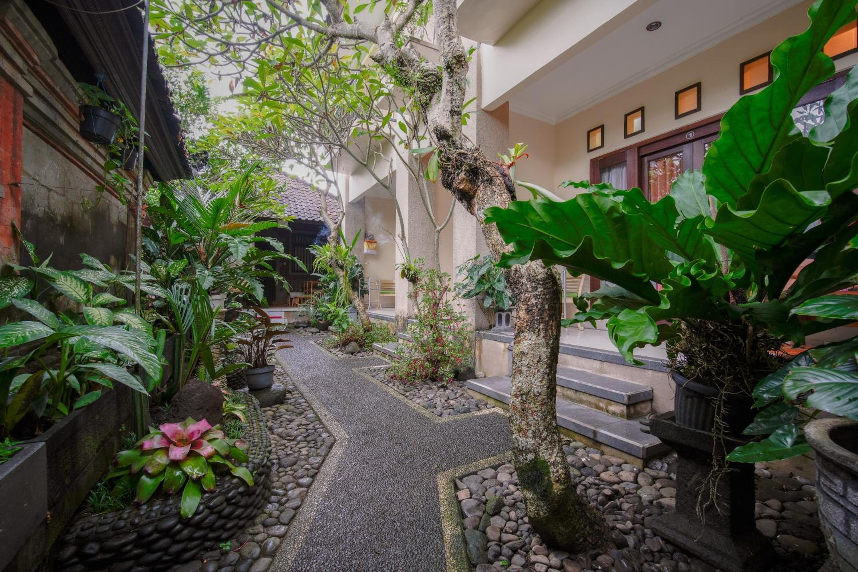 Shana Homestay by EPS
