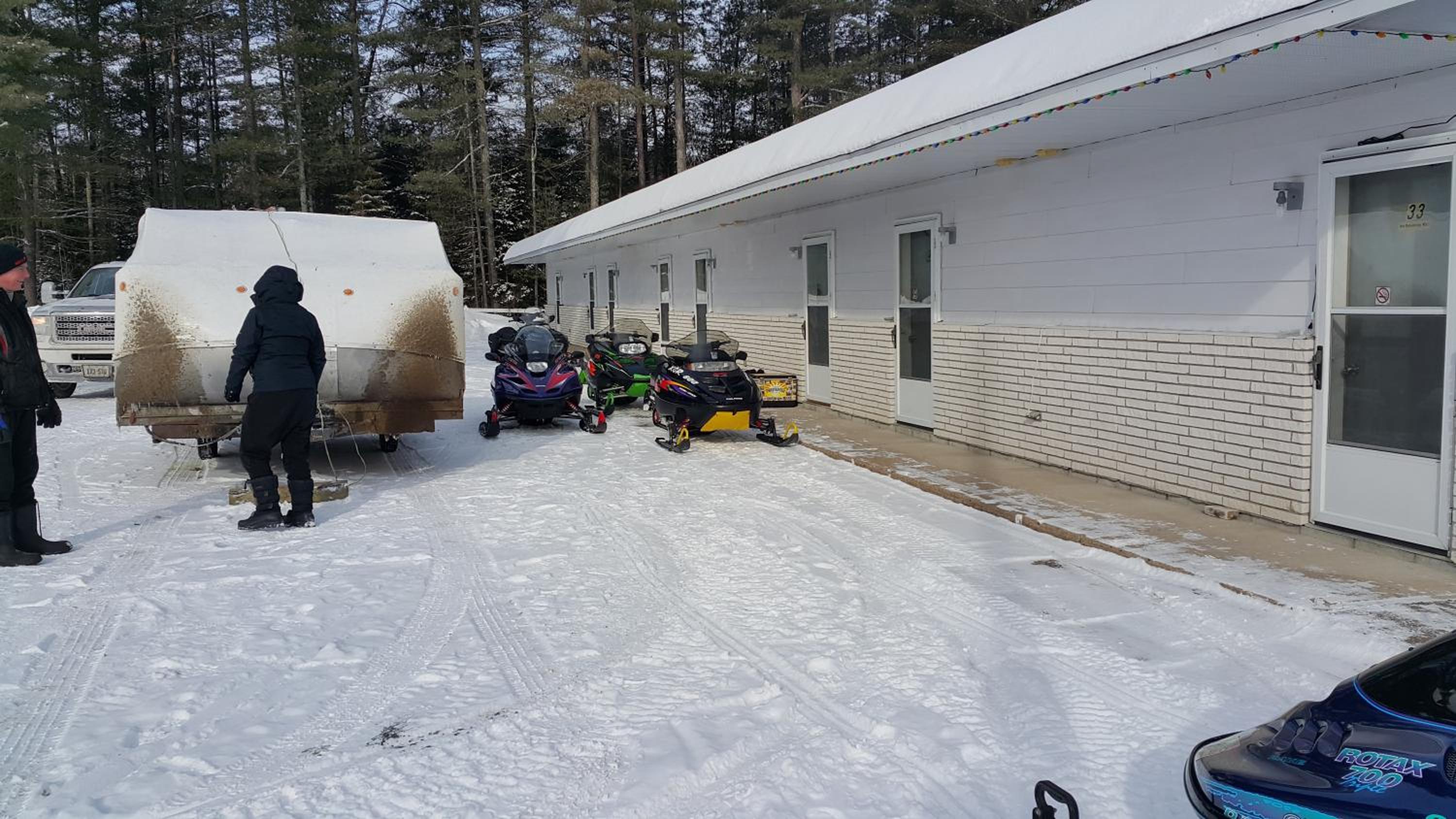 Pine Motel