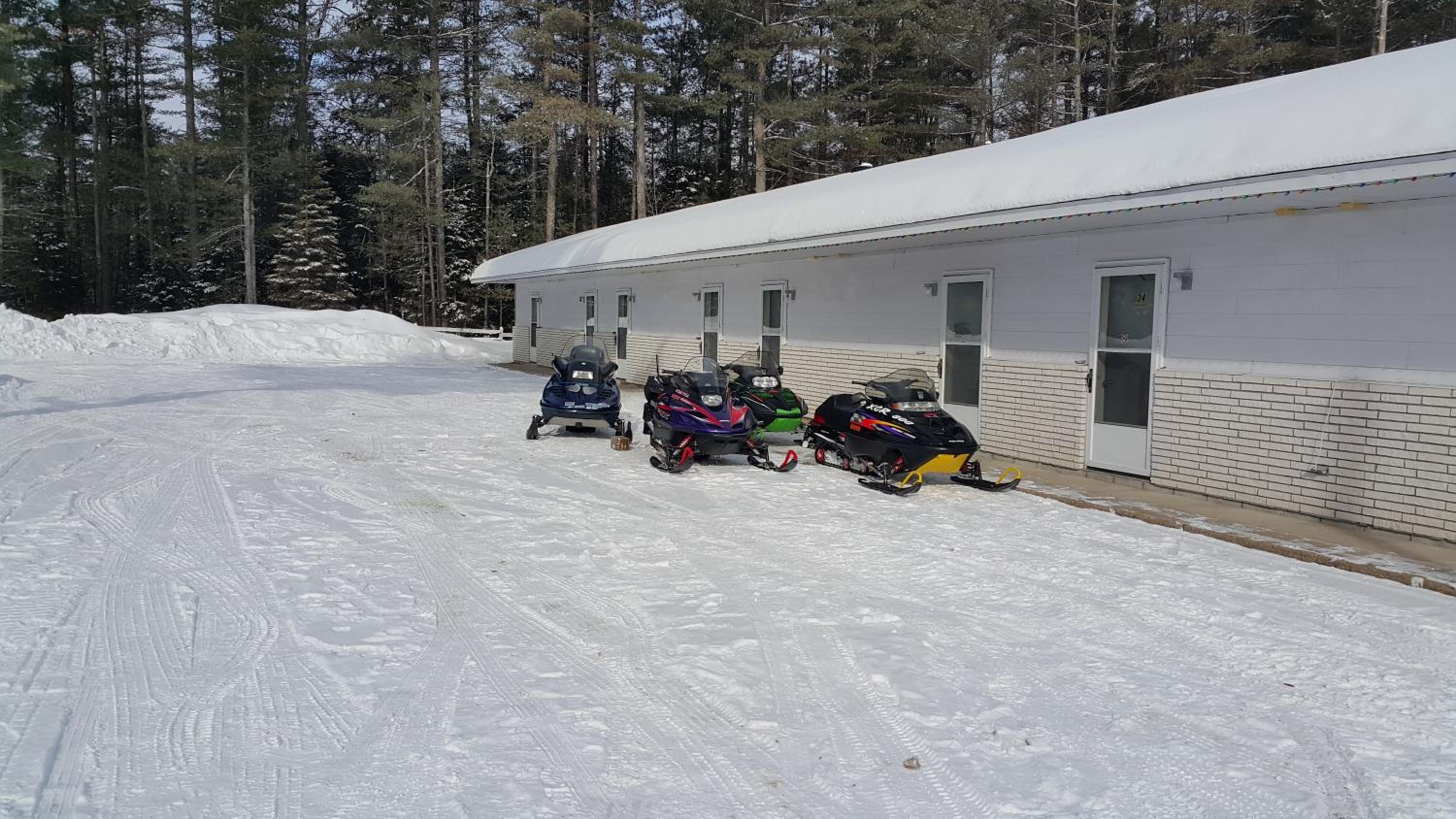 Pine Motel