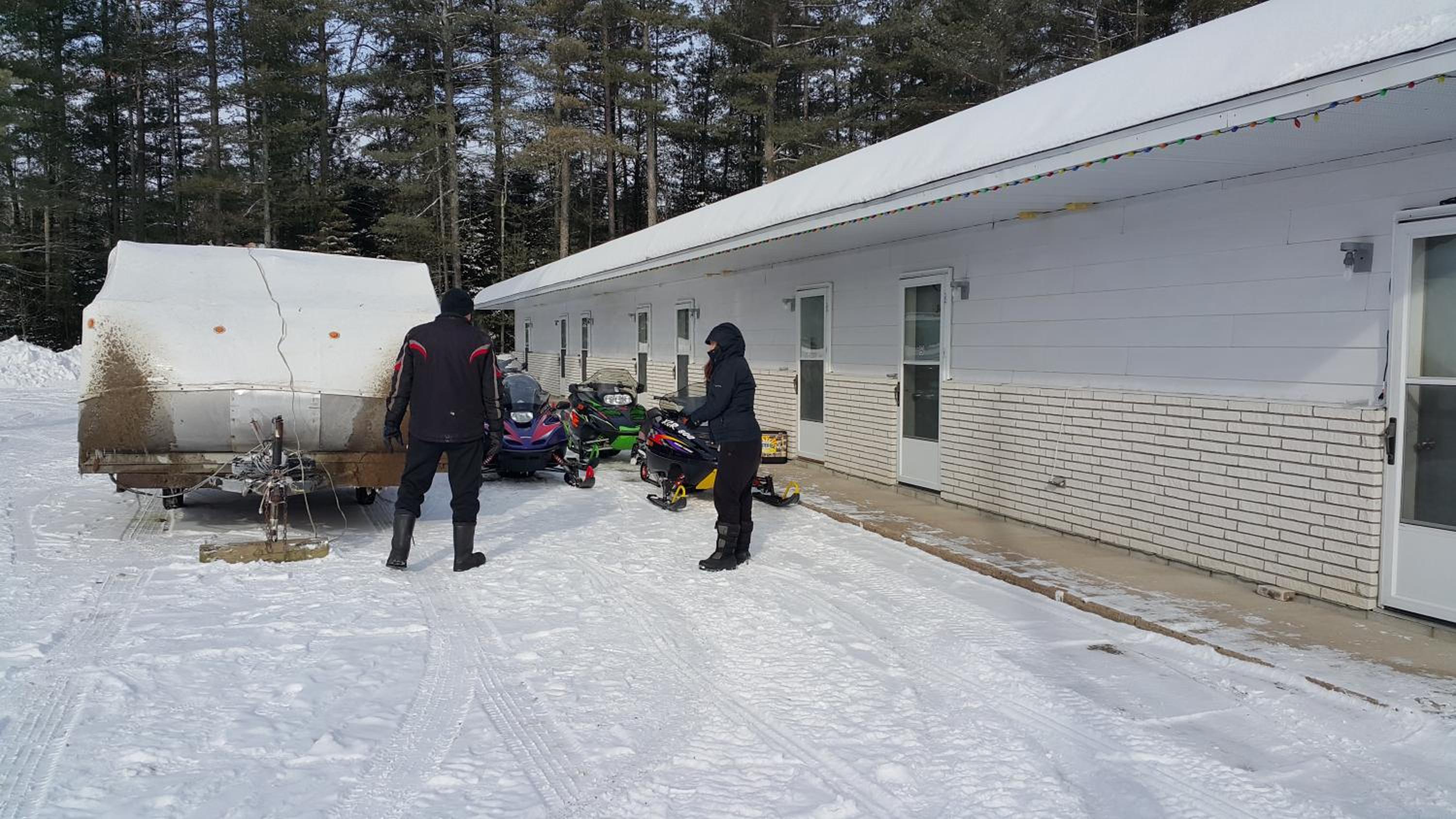 Pine Motel