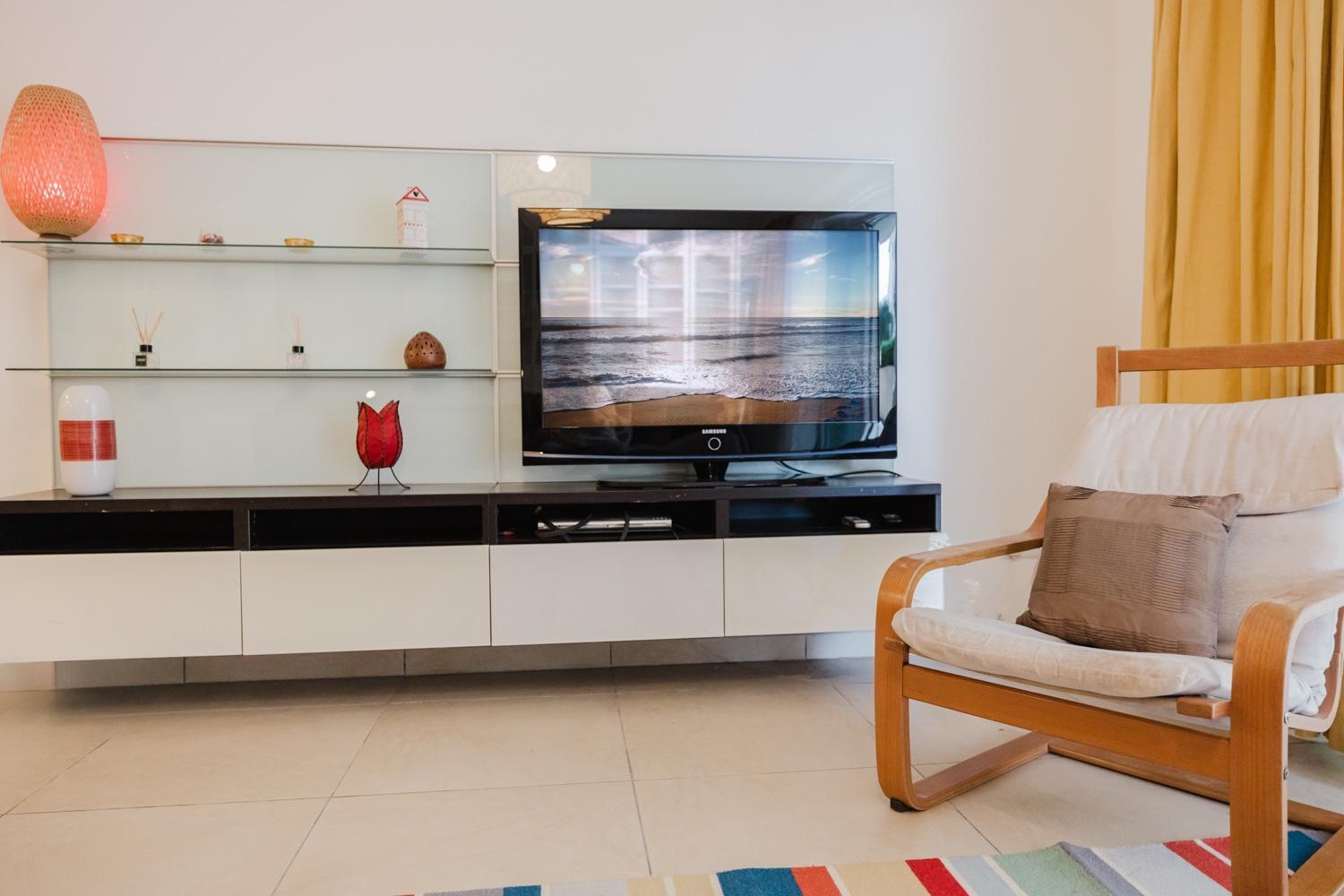 102 Seafront 3Bed Sliema with pool by Homely
